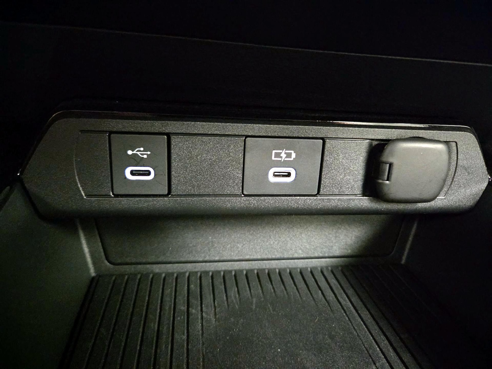 2024 Toyota Prius Limited - Photo 19