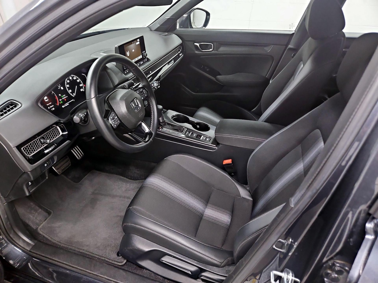 2025 Honda Civic Sport - Photo 12