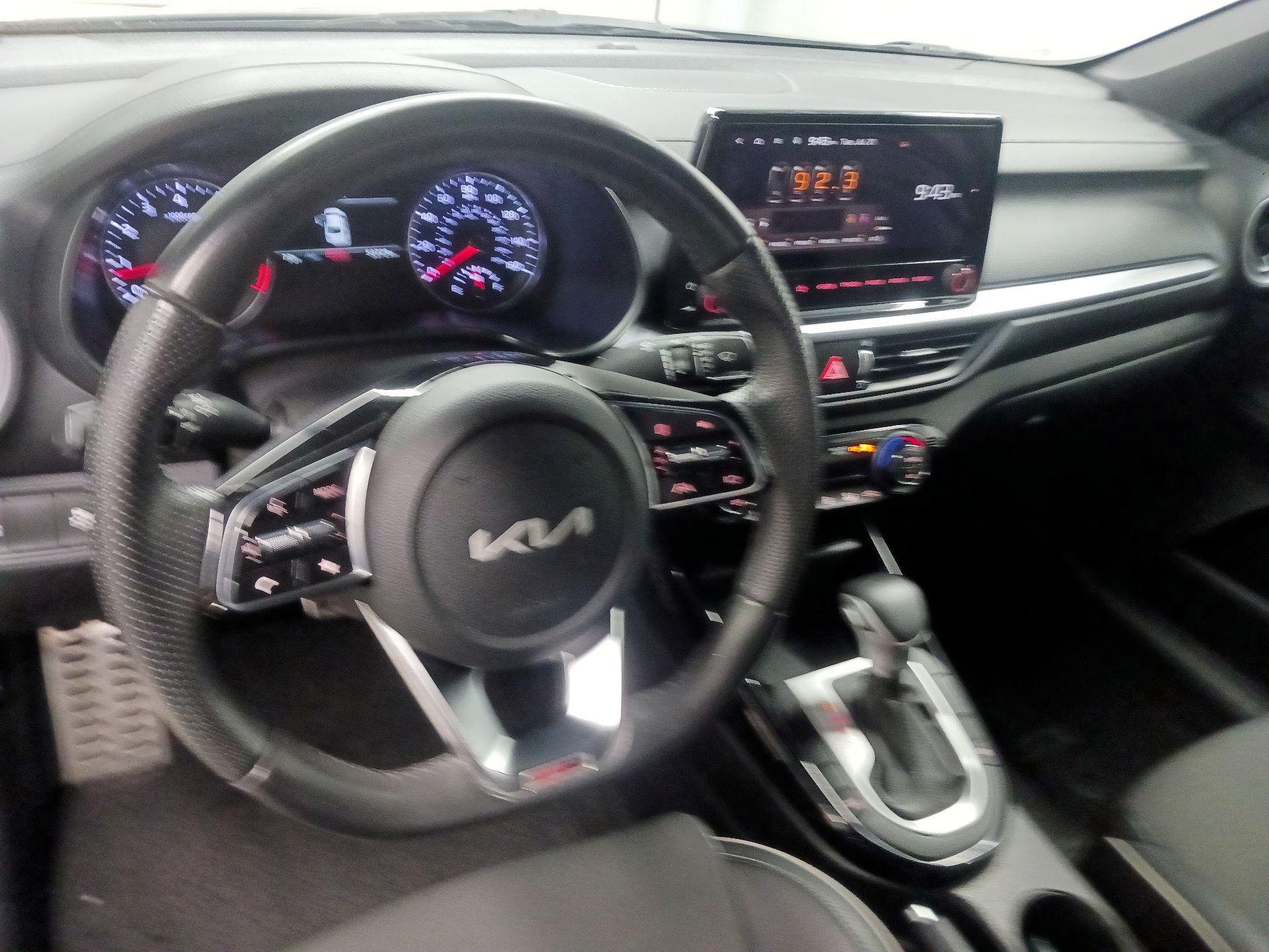 Thumbnail: 2022 Kia Forte - 9
