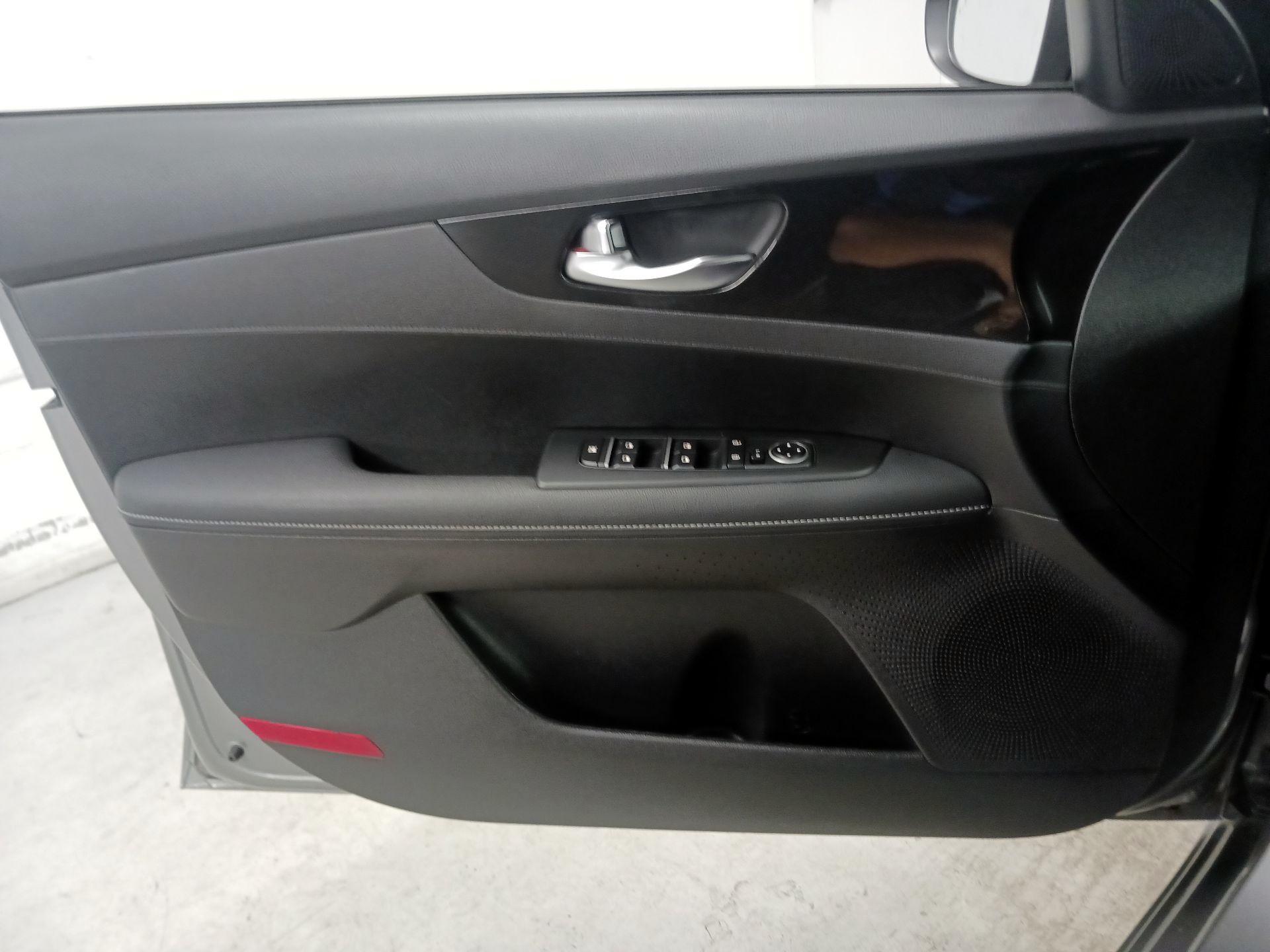 Thumbnail: 2022 Kia Forte - 12