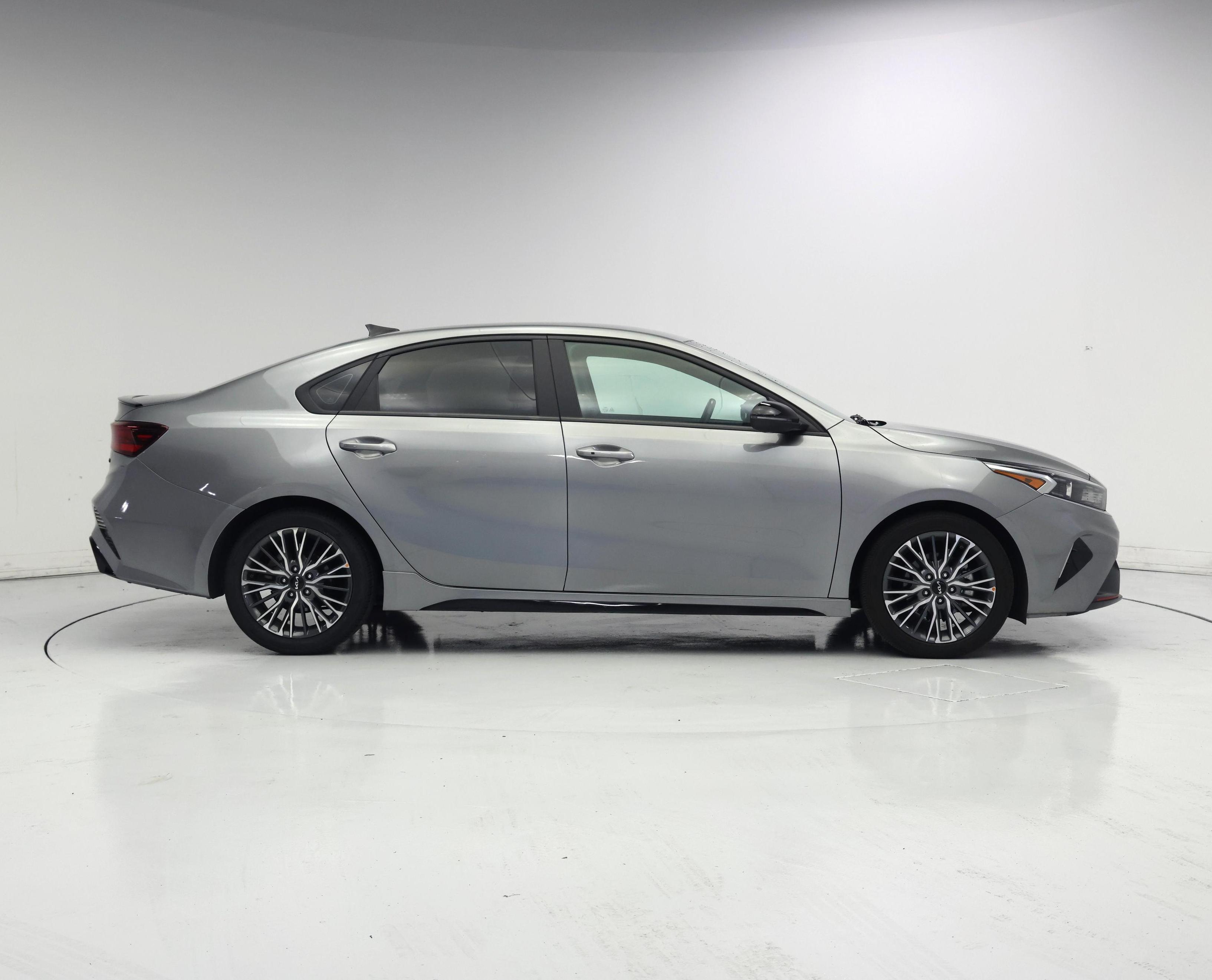 Thumbnail: 2022 Kia Forte - 7
