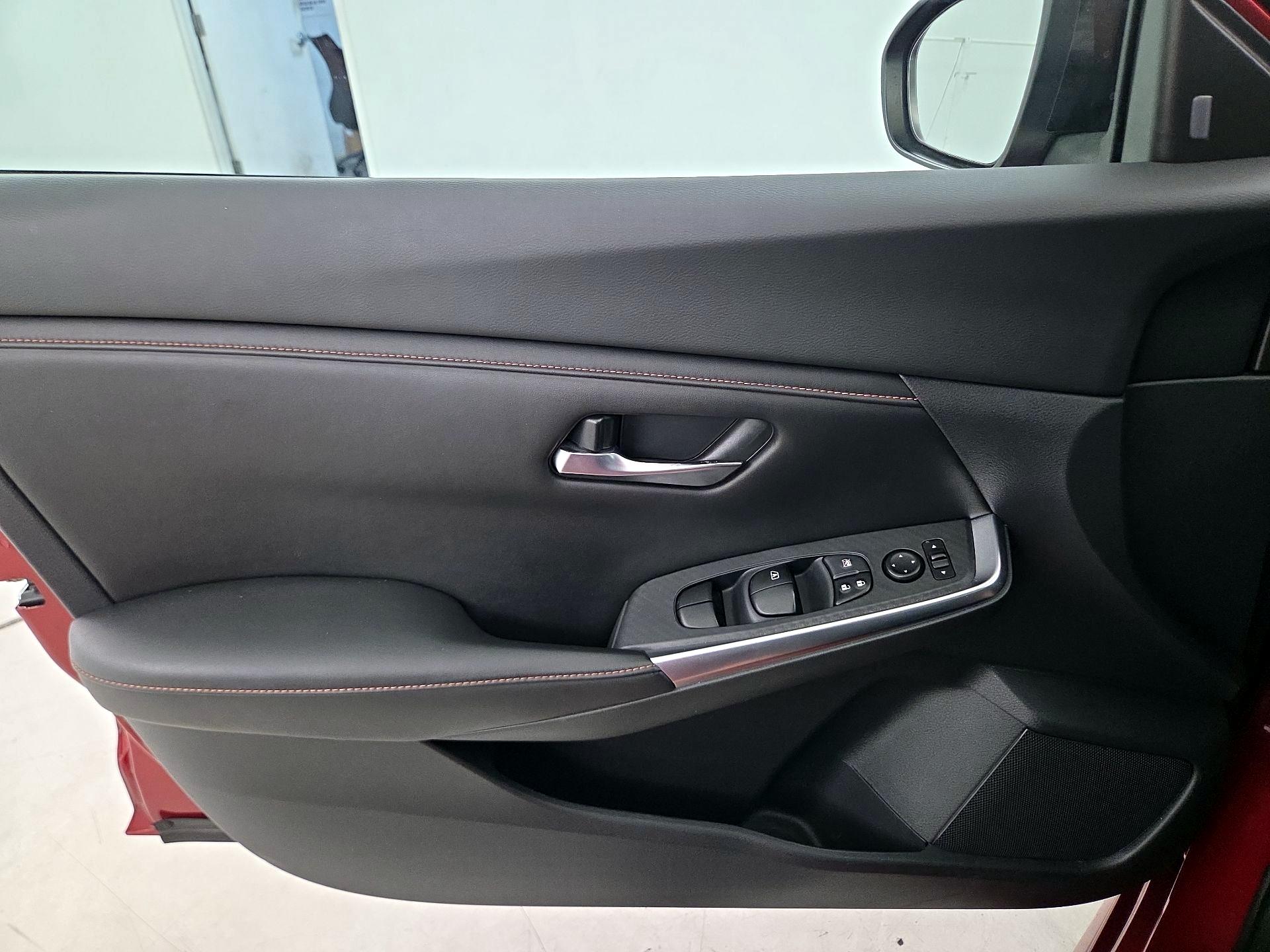 Thumbnail: 2021 Nissan Sentra - 12