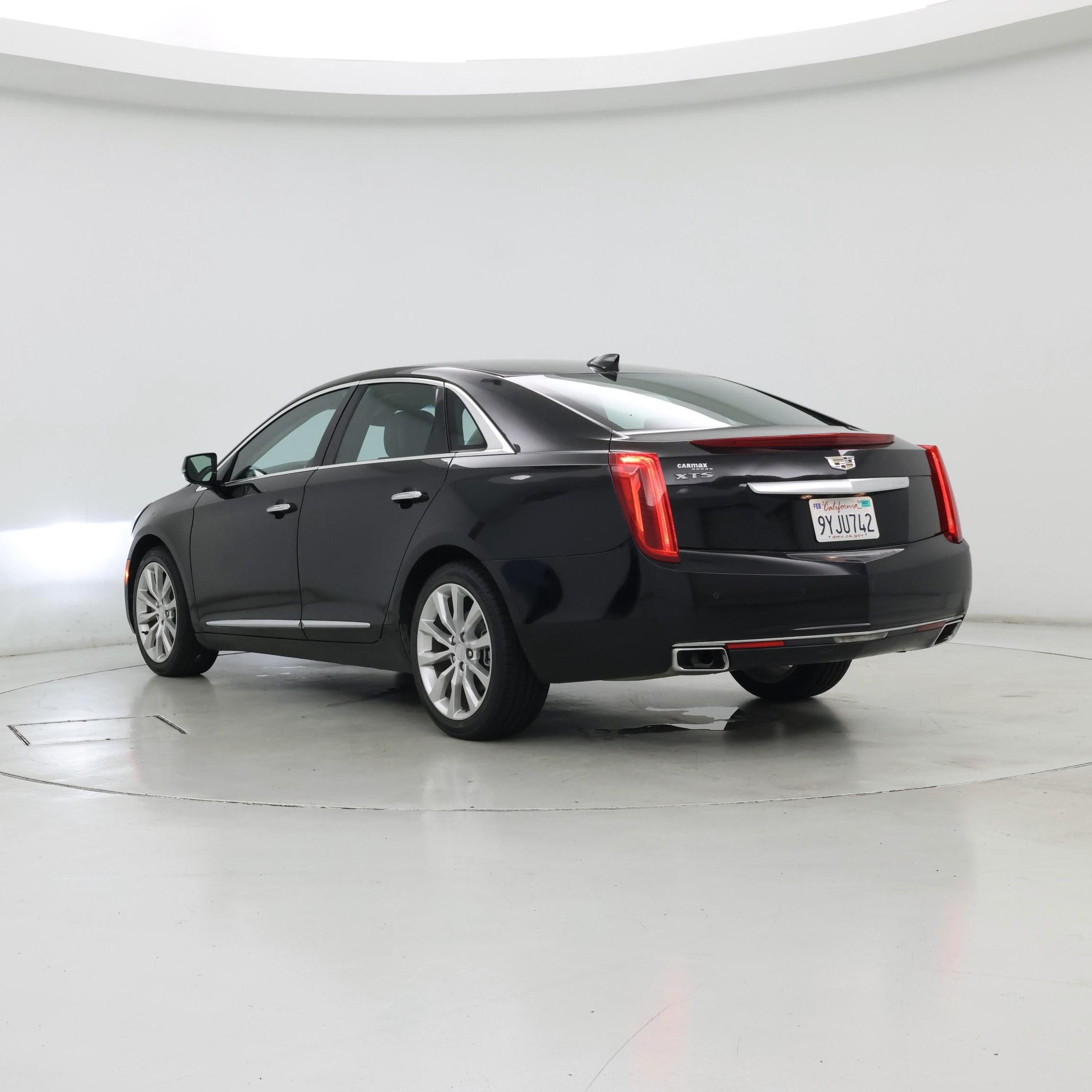 Thumbnail: 2017 Cadillac XTS - 2