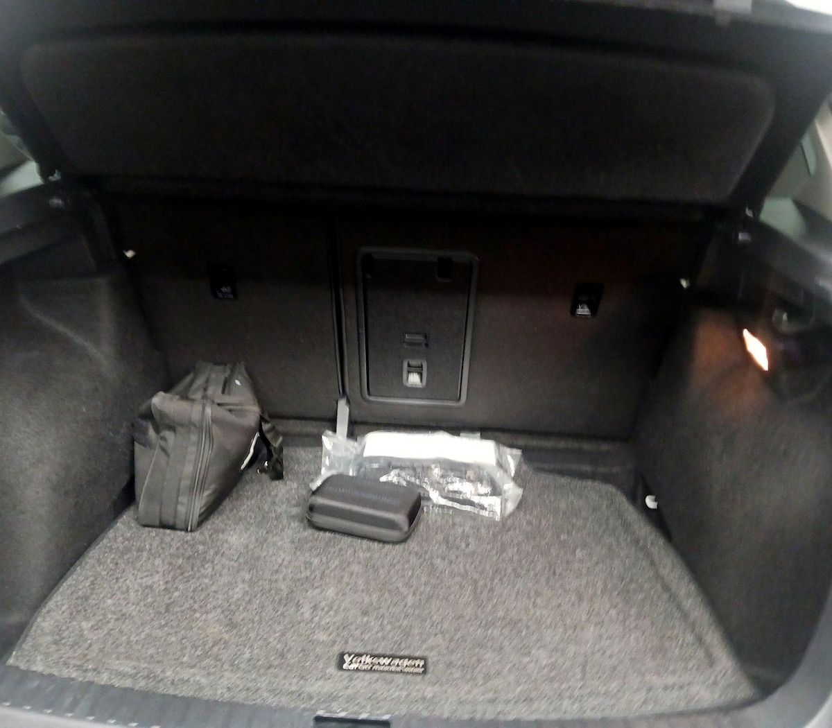 Trunk/Cargo (Seats Up)