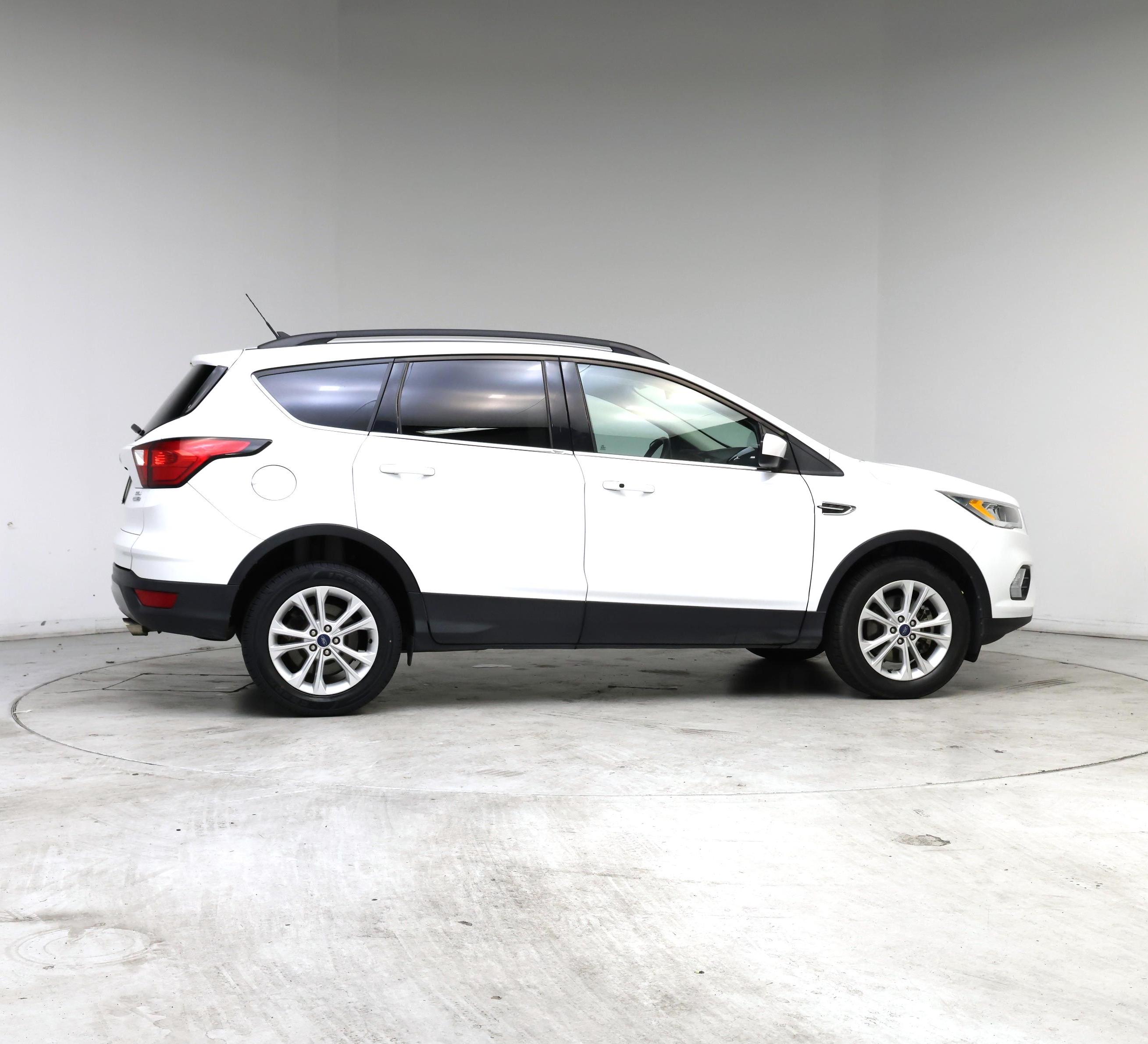 Thumbnail: 2019 Ford Escape - 7