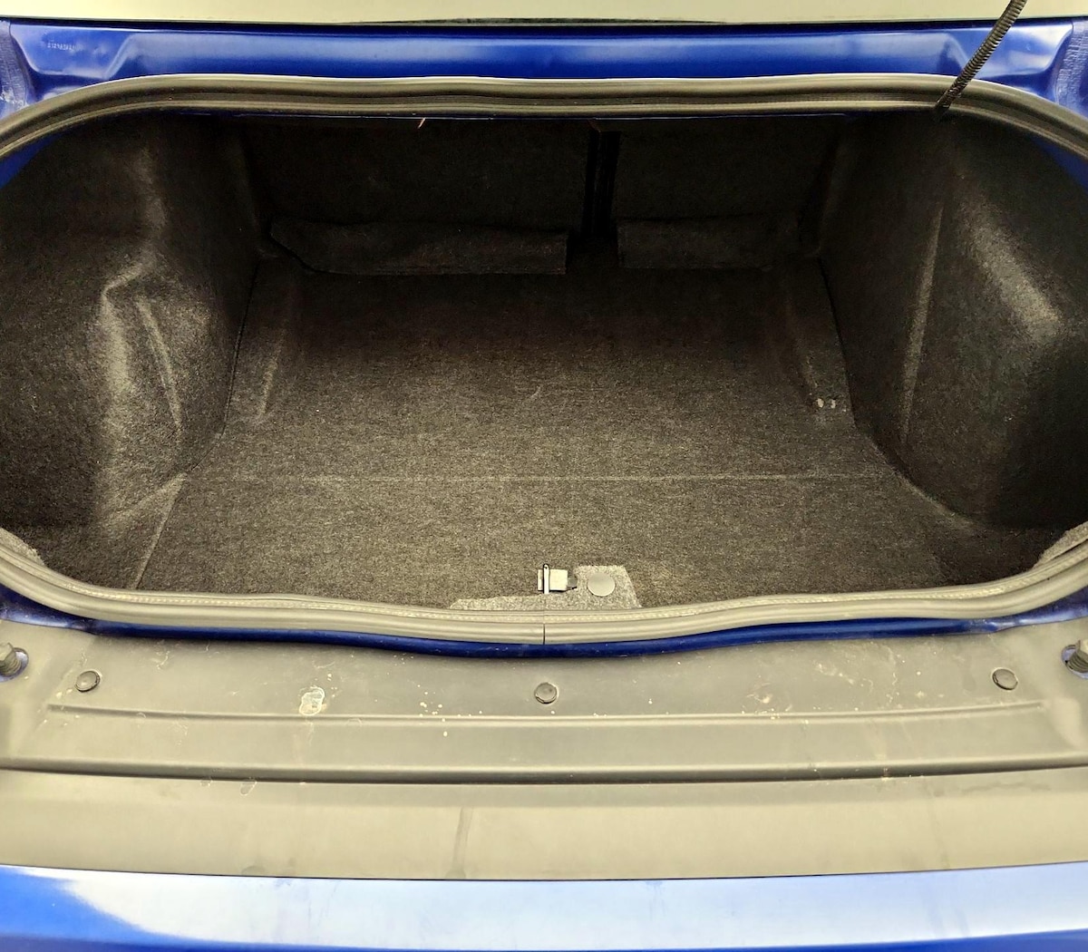 Trunk/Cargo (Seats Up)