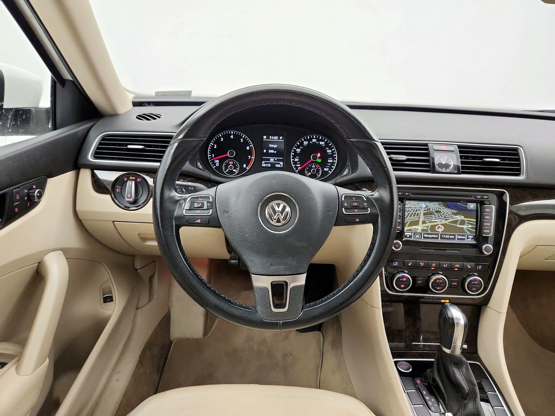 Thumbnail: 2015 Volkswagen Passat - 10