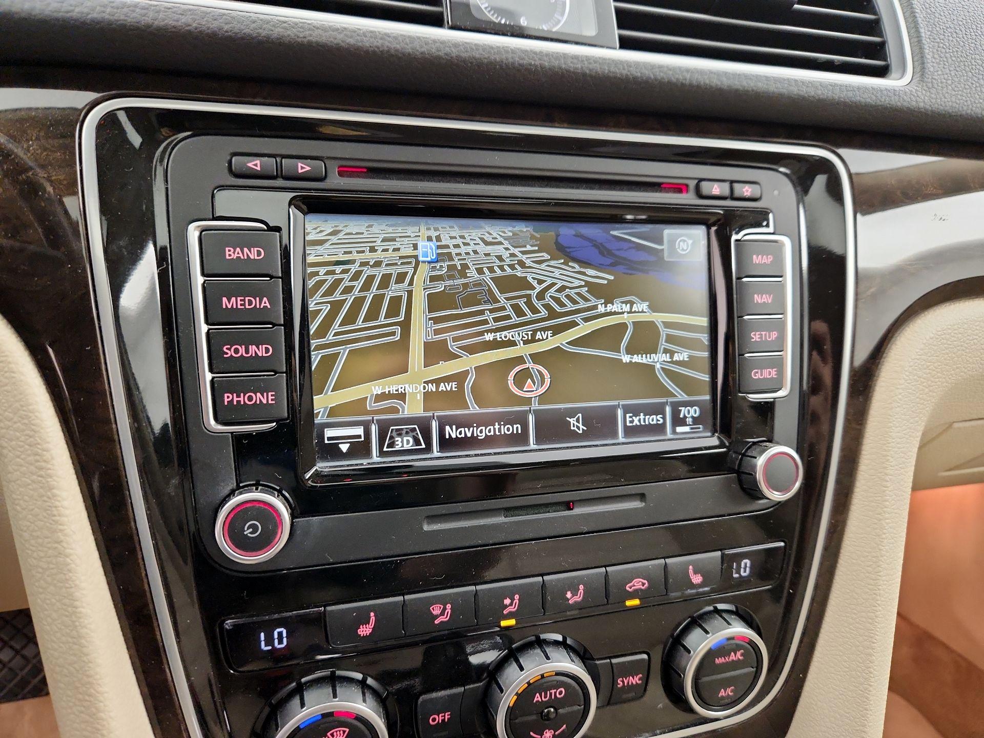 Thumbnail: 2015 Volkswagen Passat - 14