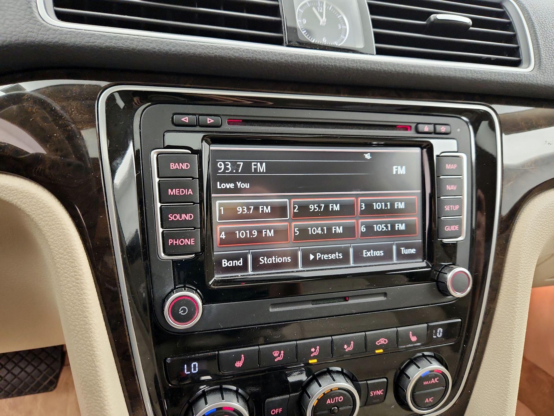 Thumbnail: 2015 Volkswagen Passat - 16