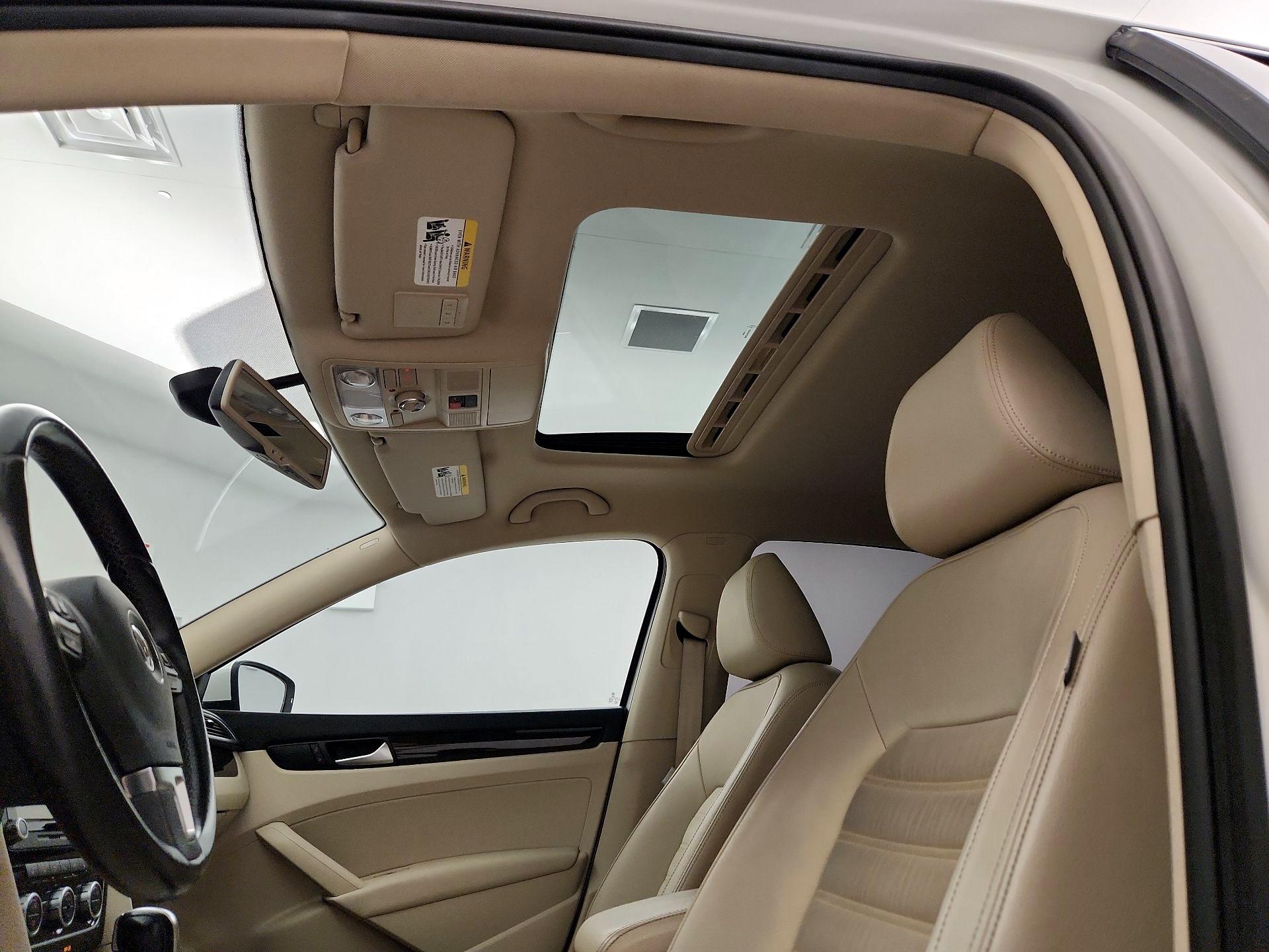 Thumbnail: 2015 Volkswagen Passat - 20