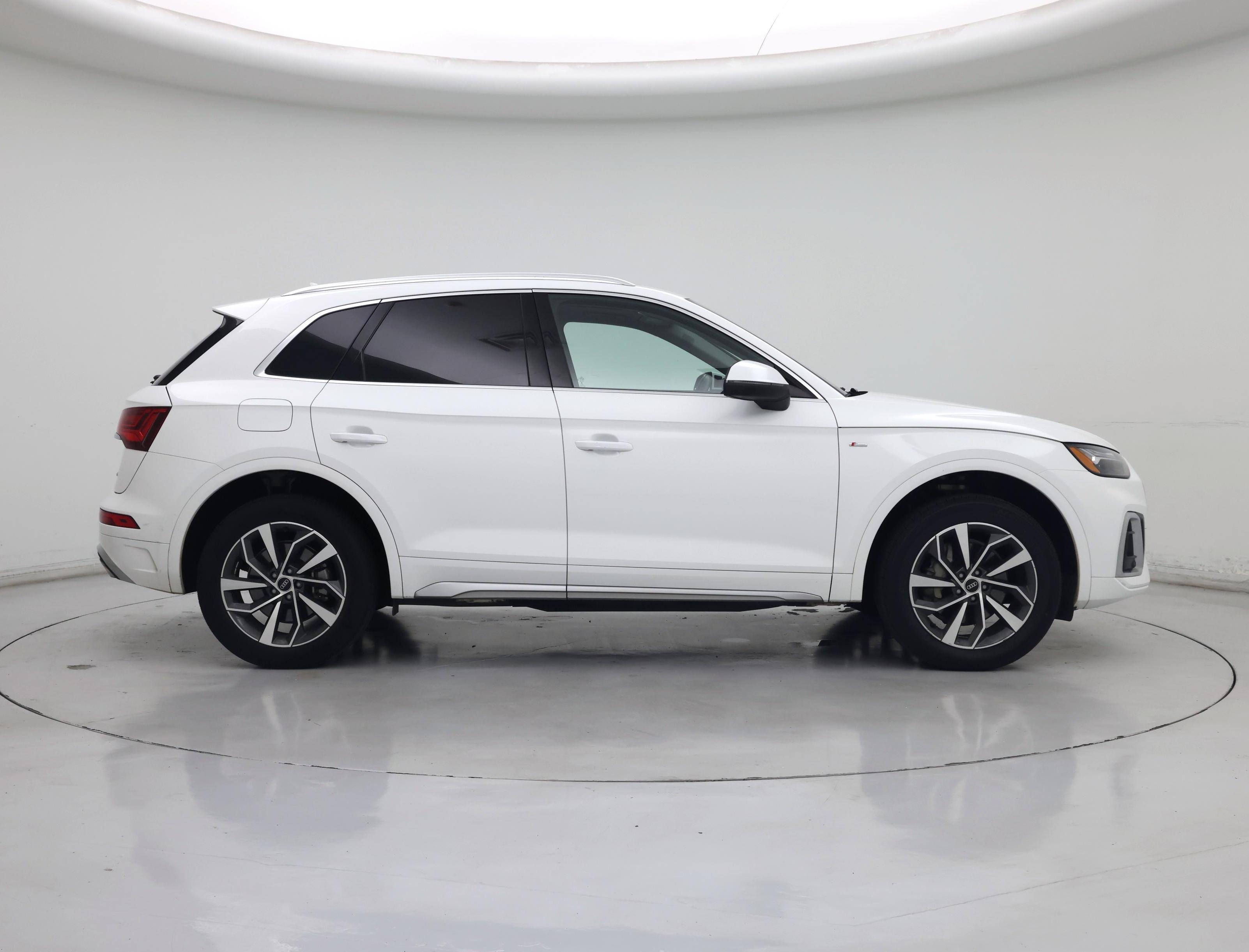 Thumbnail: 2023 Audi Q5 - 7
