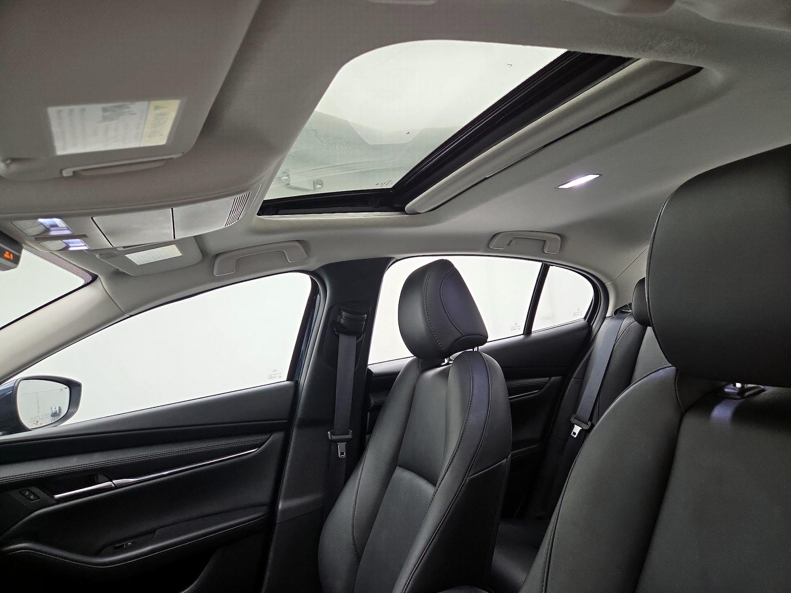 Sunroof(s) & Overhead Airbags
