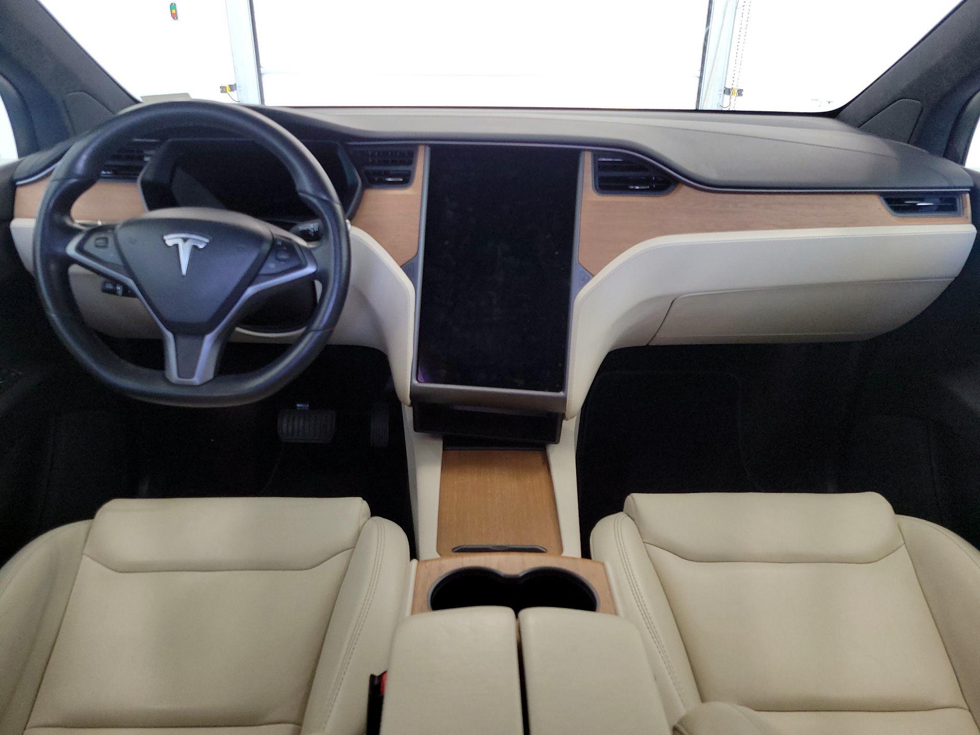 Thumbnail: 2020 Tesla Model X - 9