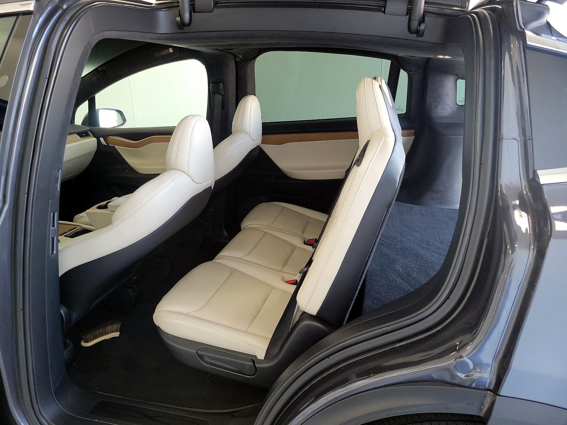 Thumbnail: 2020 Tesla Model X - 19