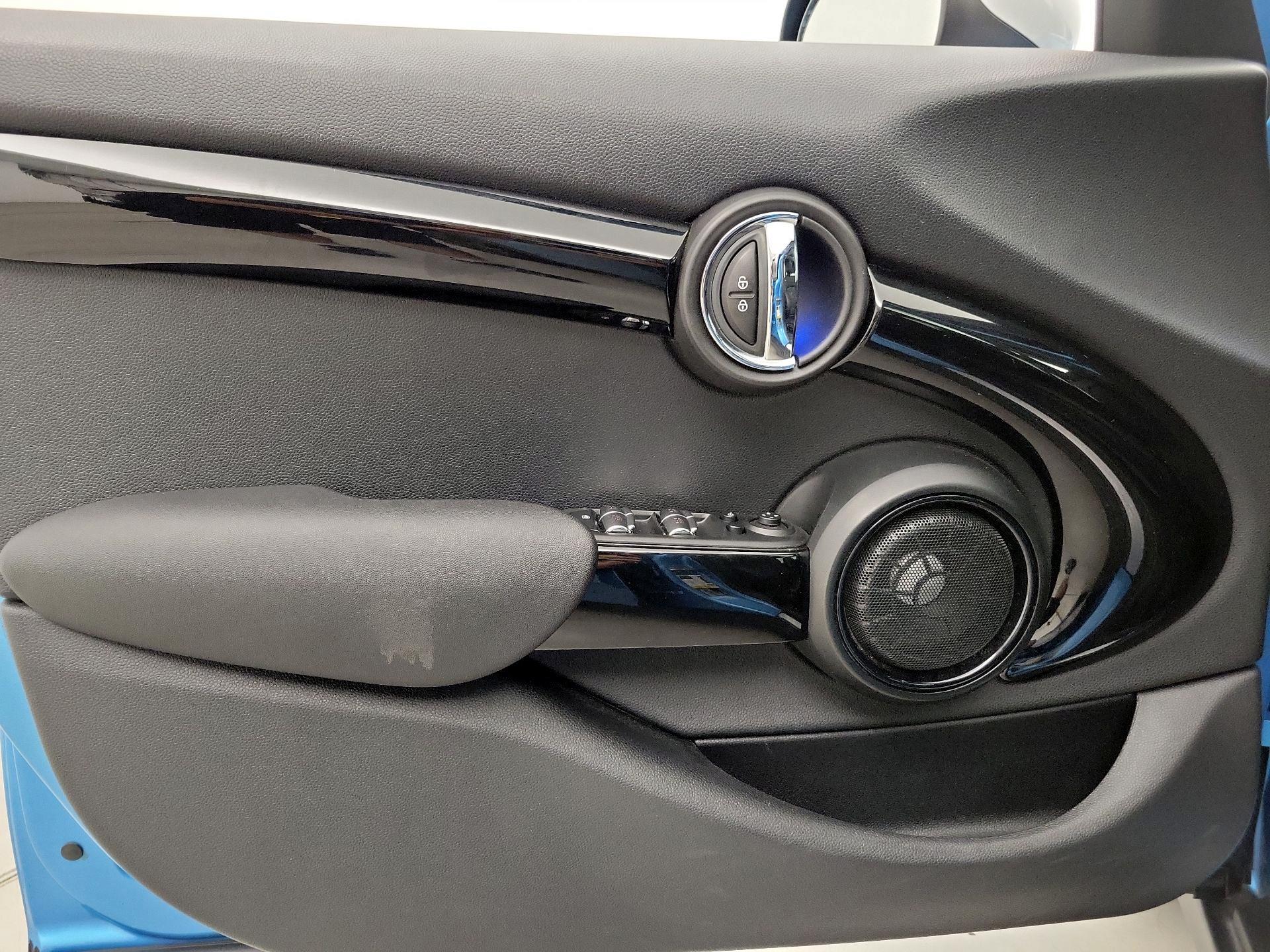 Thumbnail: 2019 MINI Cooper Hardtop - 12