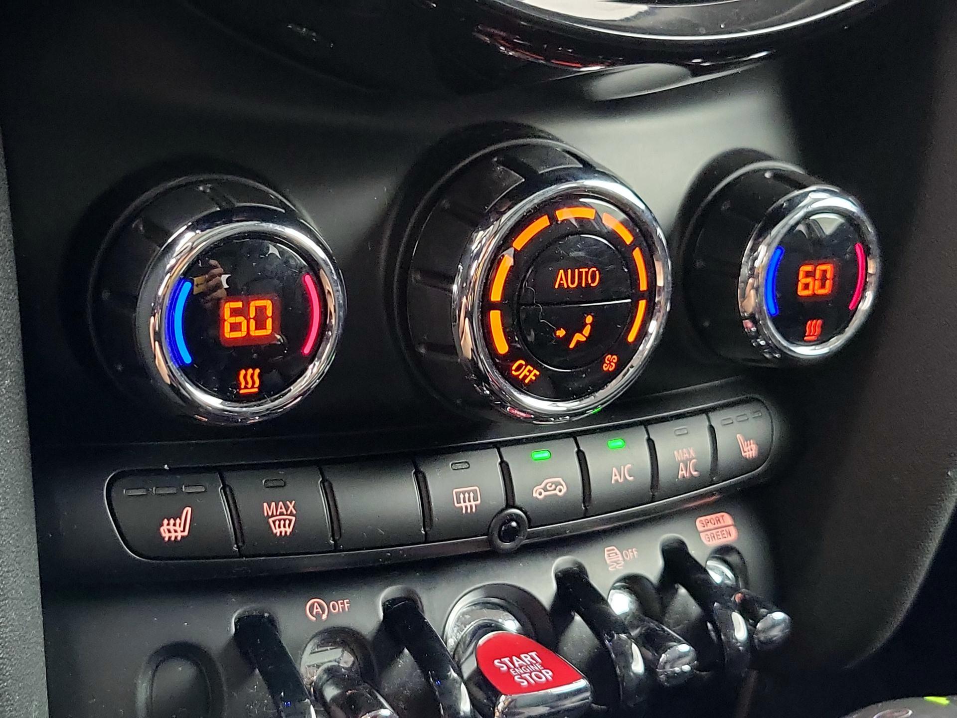 Thumbnail: 2019 MINI Cooper Hardtop - 16
