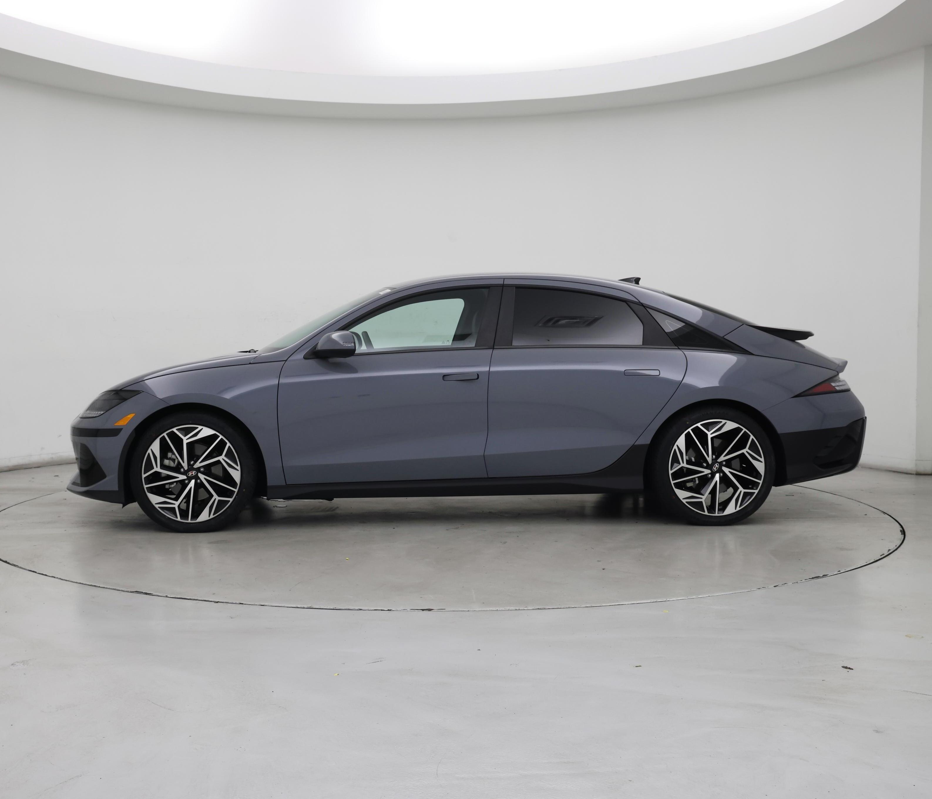 Thumbnail: 2023 Hyundai Ioniq 6 - 3