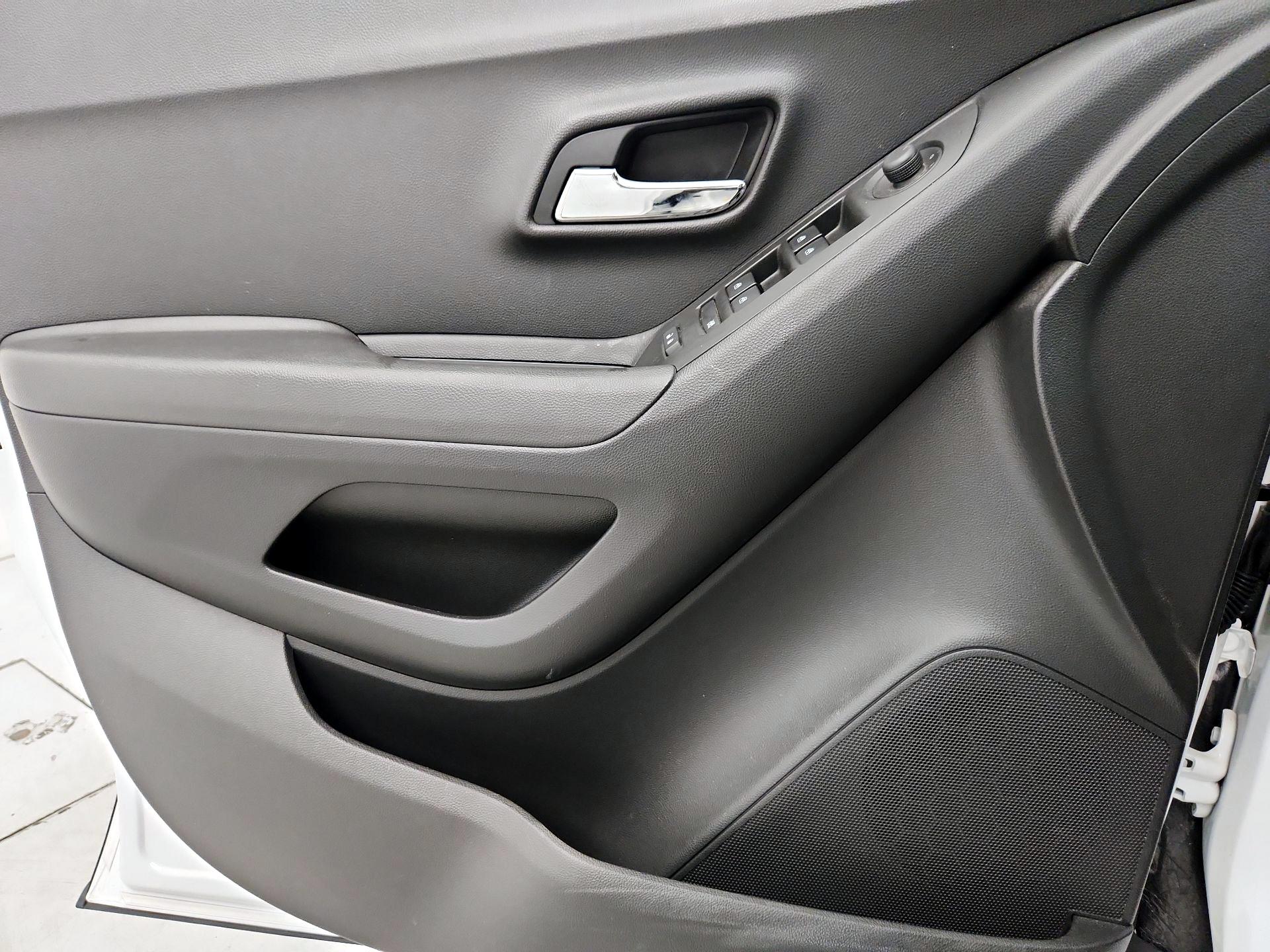 Thumbnail: 2020 Chevrolet Trax - 12