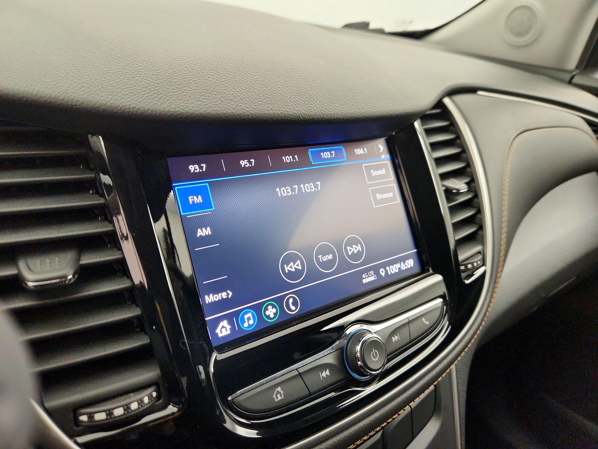 Thumbnail: 2020 Chevrolet Trax - 15