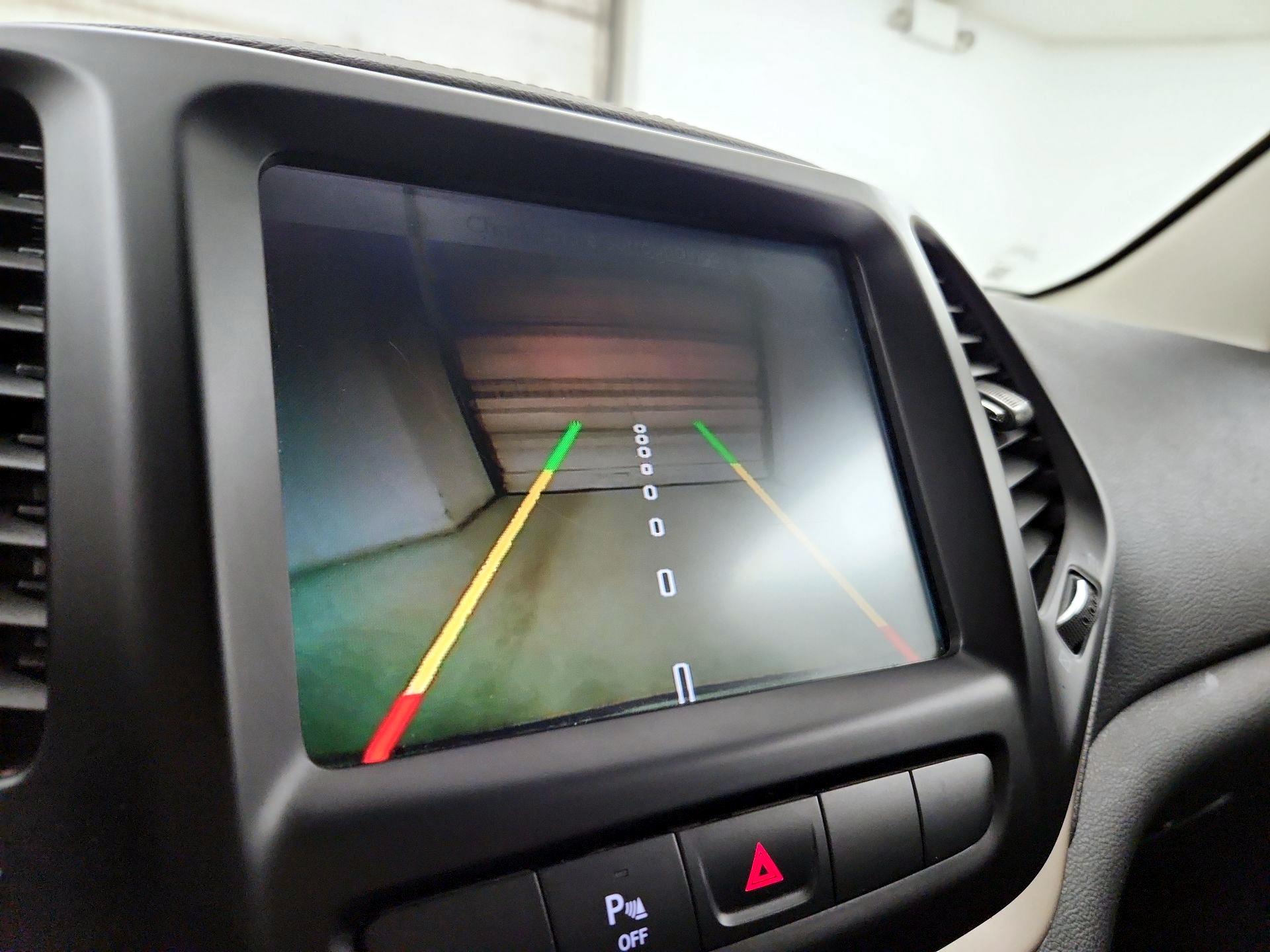 Thumbnail: 2015 Jeep Cherokee - 15