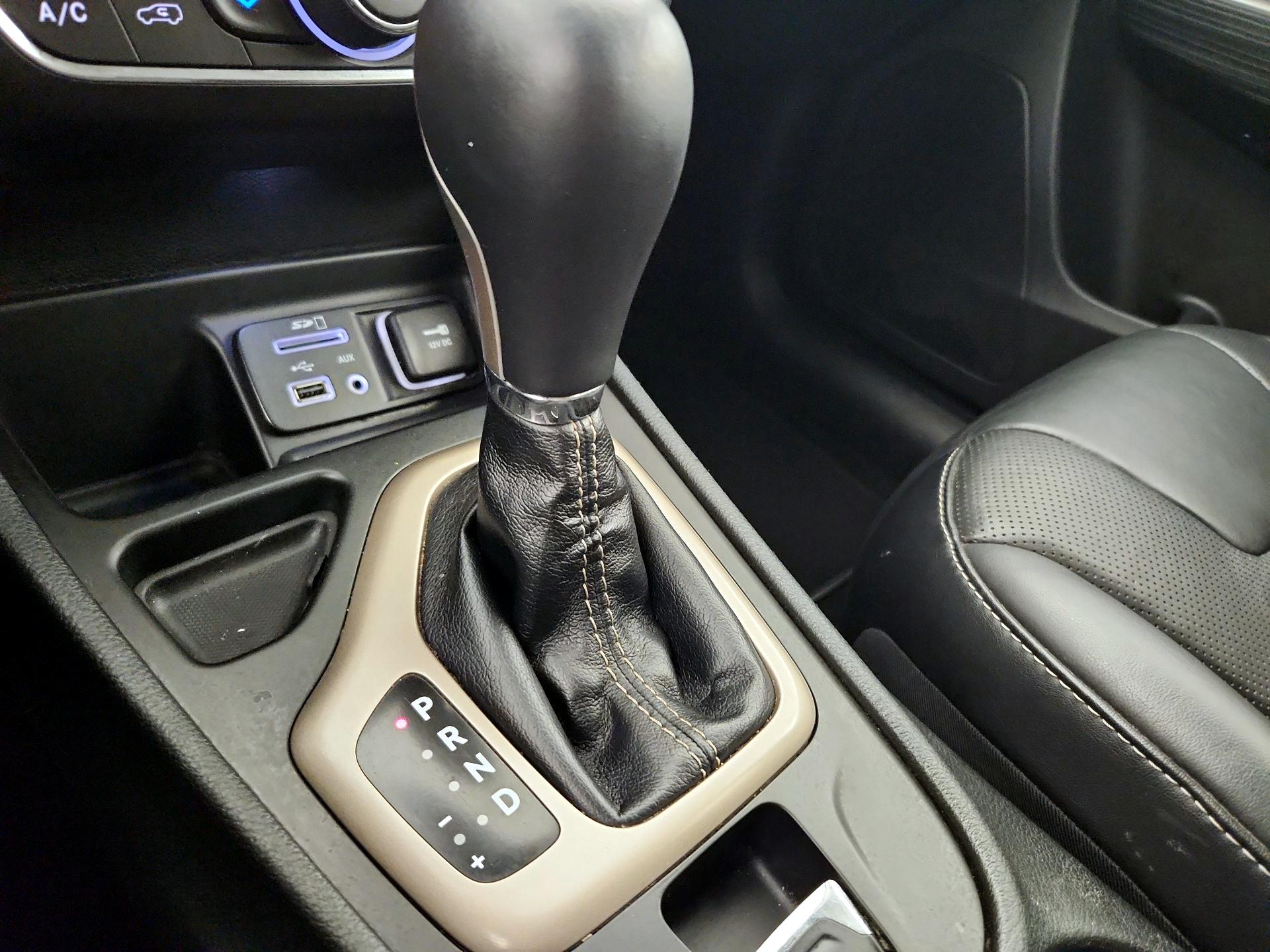 Thumbnail: 2015 Jeep Cherokee - 18