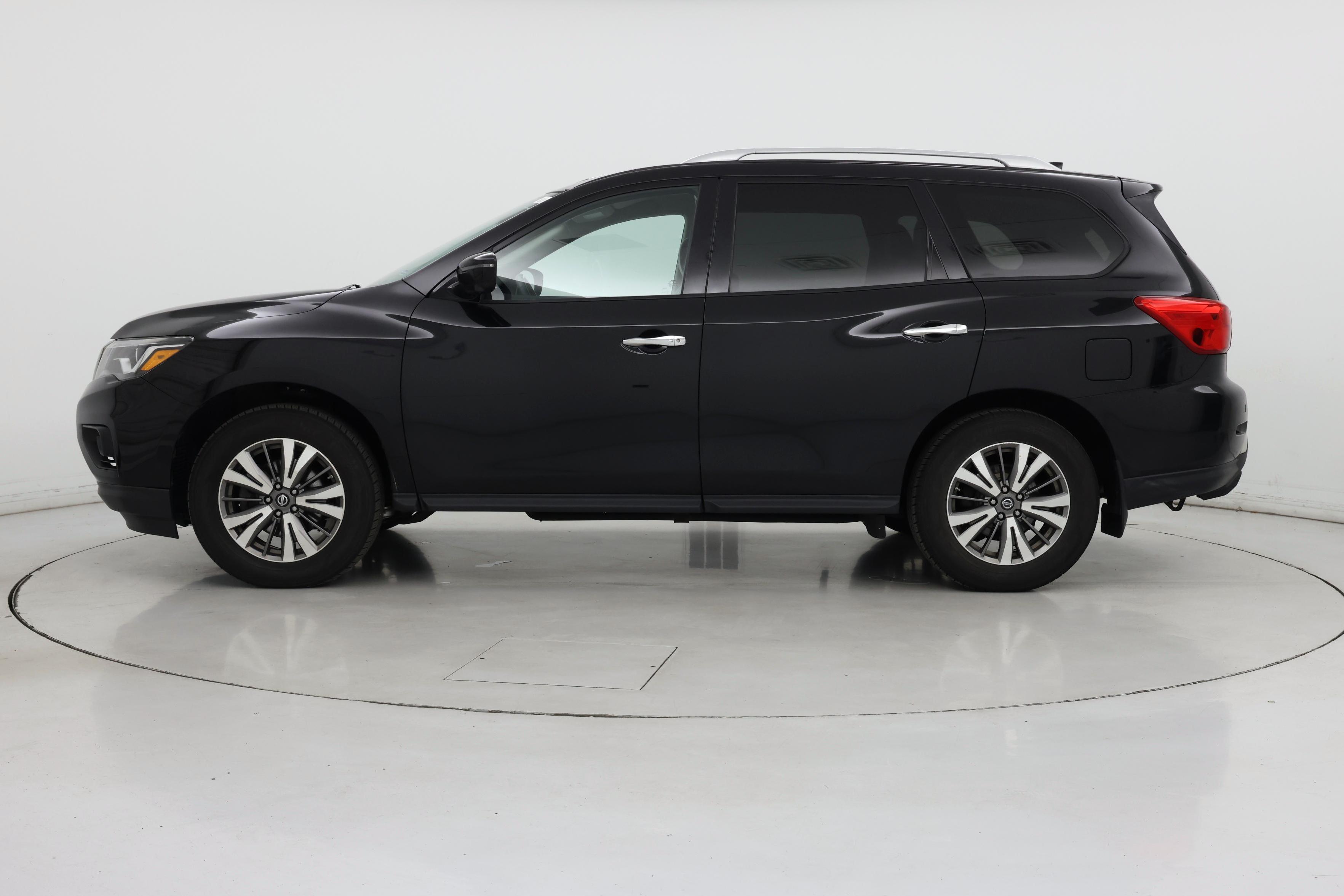 Thumbnail: 2019 Nissan Pathfinder - 3