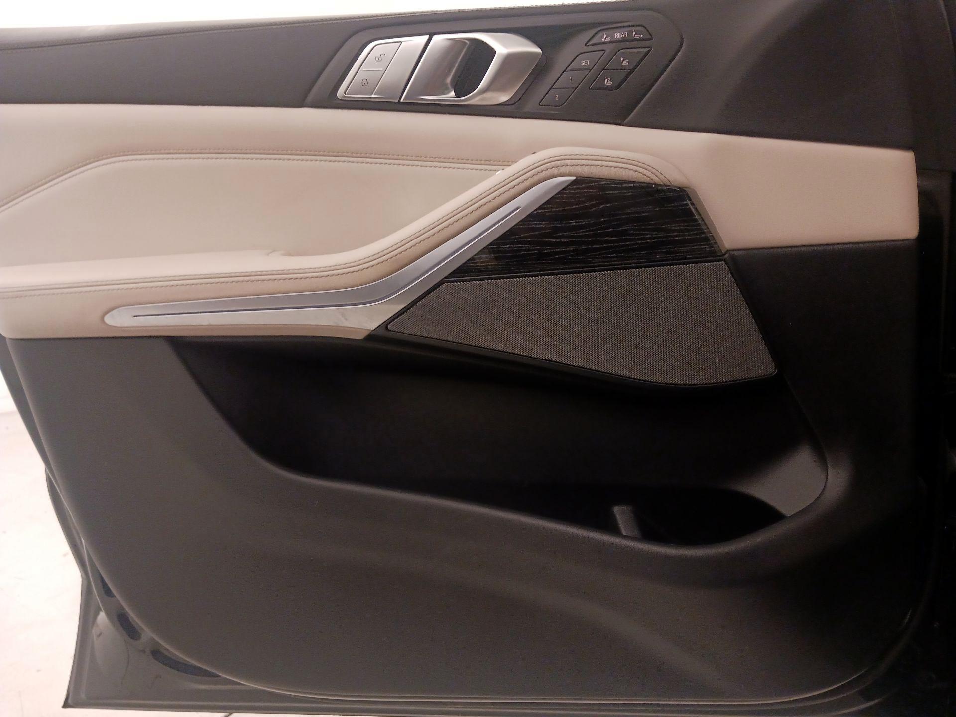 Thumbnail: 2022 BMW X7 - 12