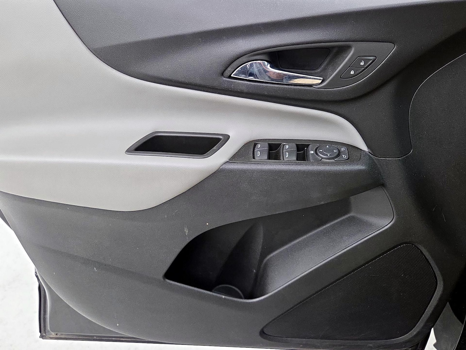 2023 Chevrolet Equinox LS - Photo 13