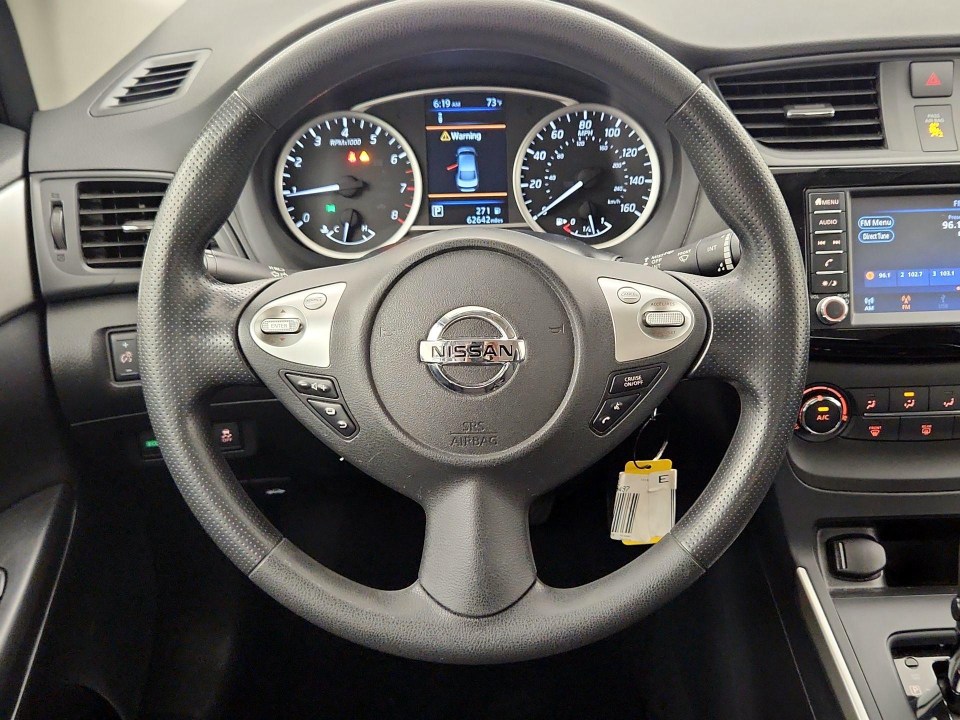 Thumbnail: 2019 Nissan Sentra - 10