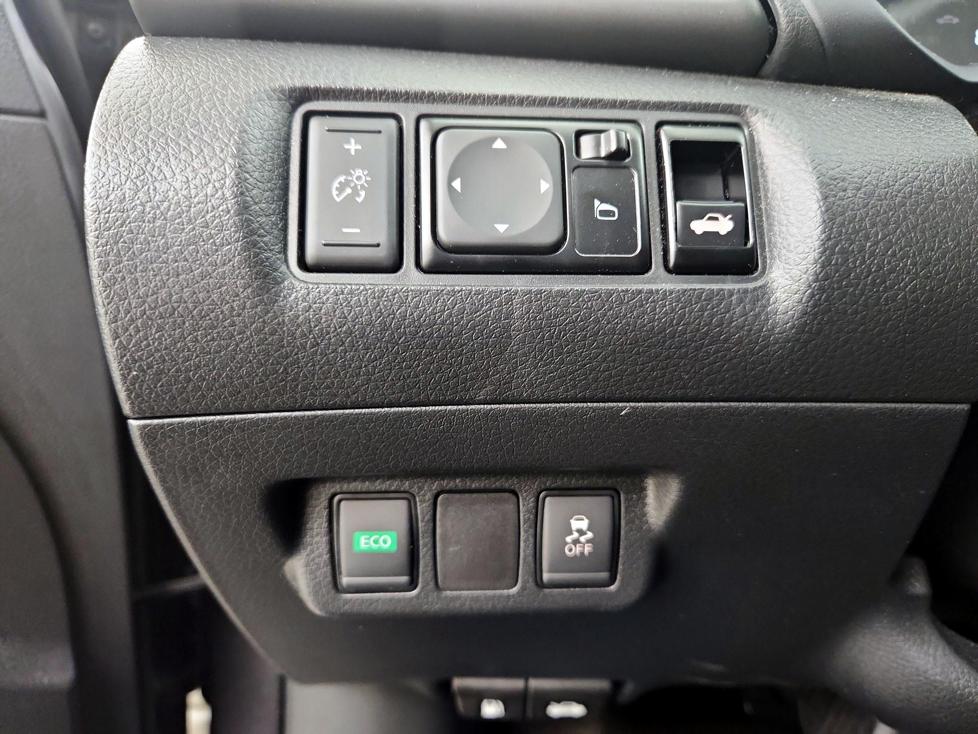 Thumbnail: 2019 Nissan Sentra - 13