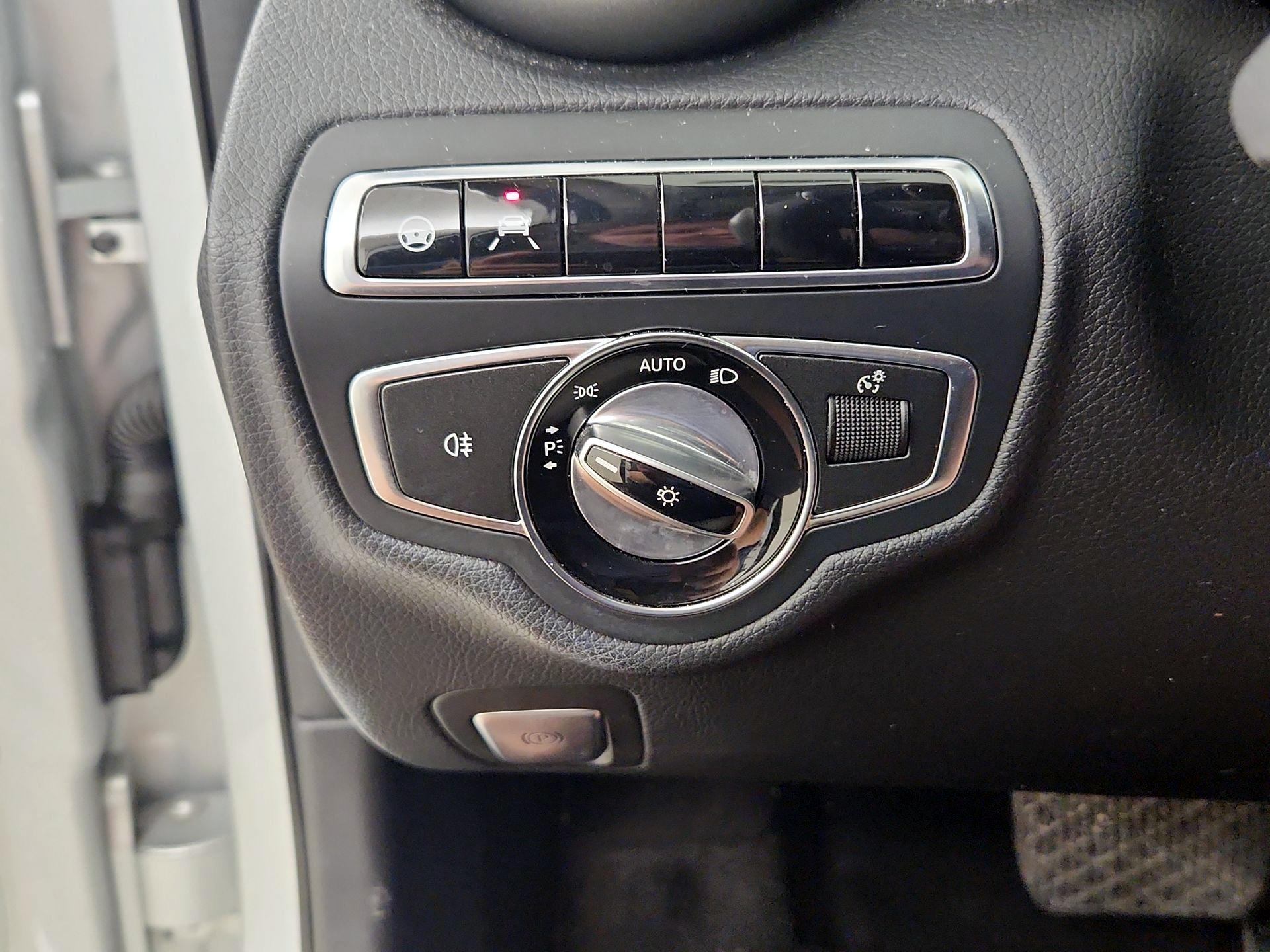 Thumbnail: 2015 Mercedes-Benz C-Class - 13
