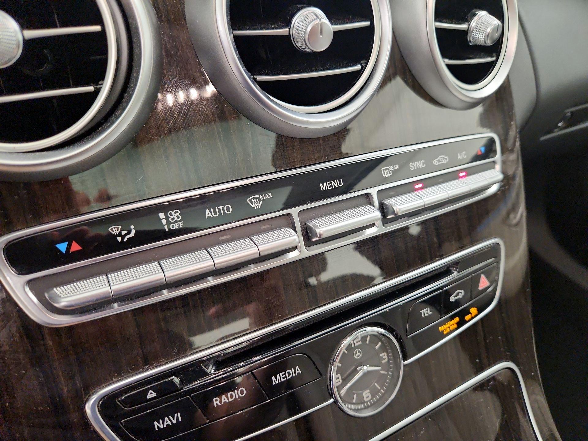 Thumbnail: 2015 Mercedes-Benz C-Class - 17