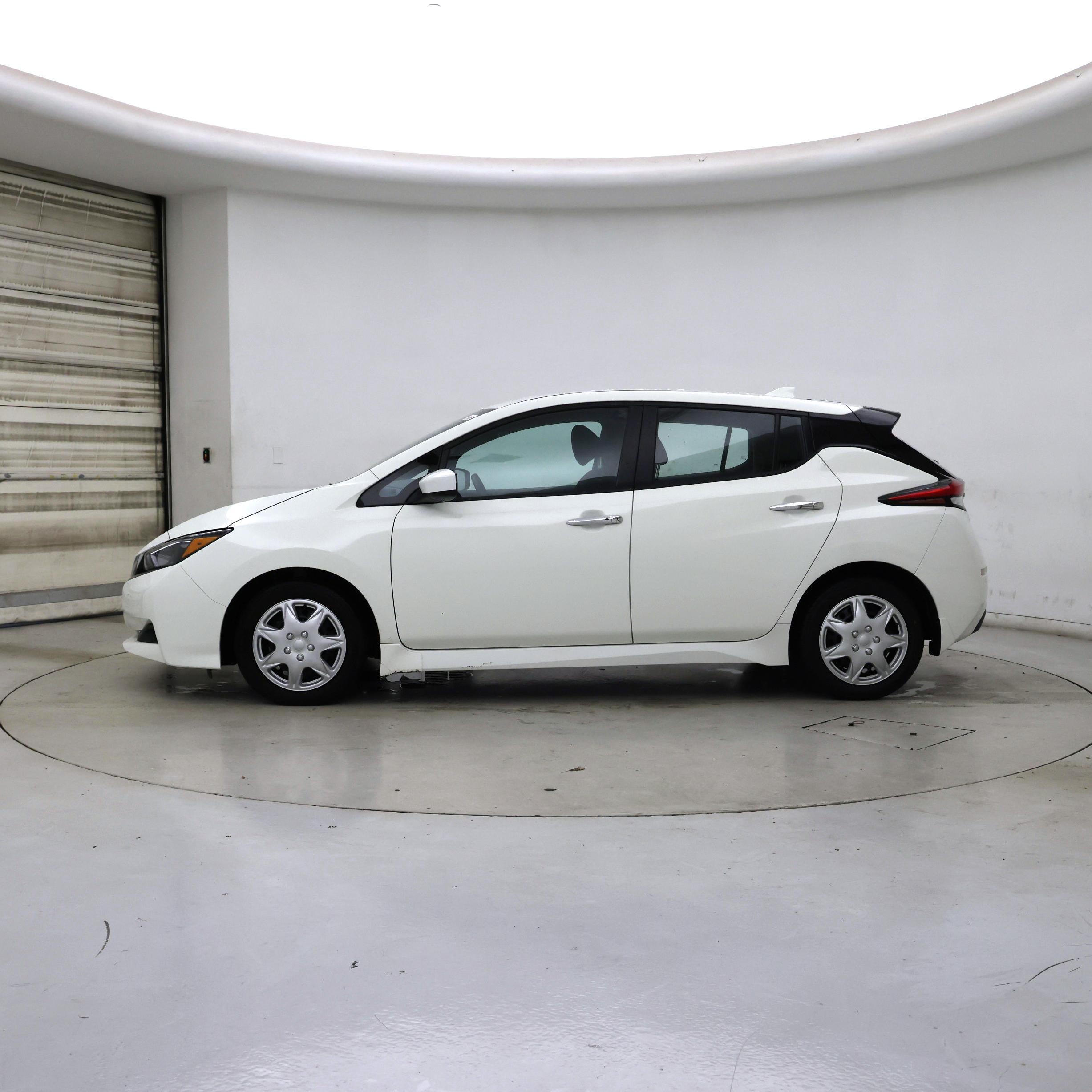 Thumbnail: 2021 Nissan Leaf - 3