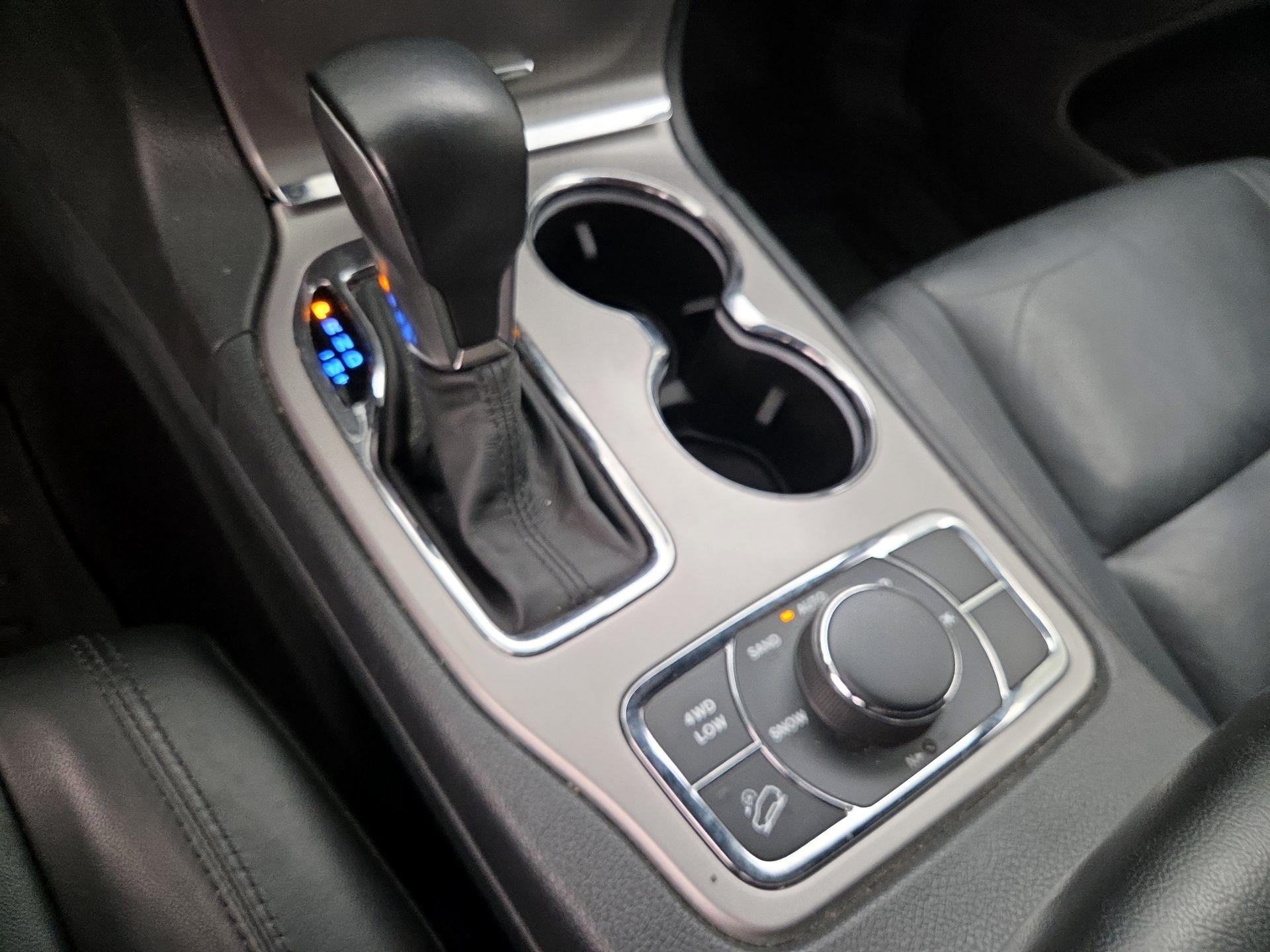 Thumbnail: 2019 Jeep Grand Cherokee - 18