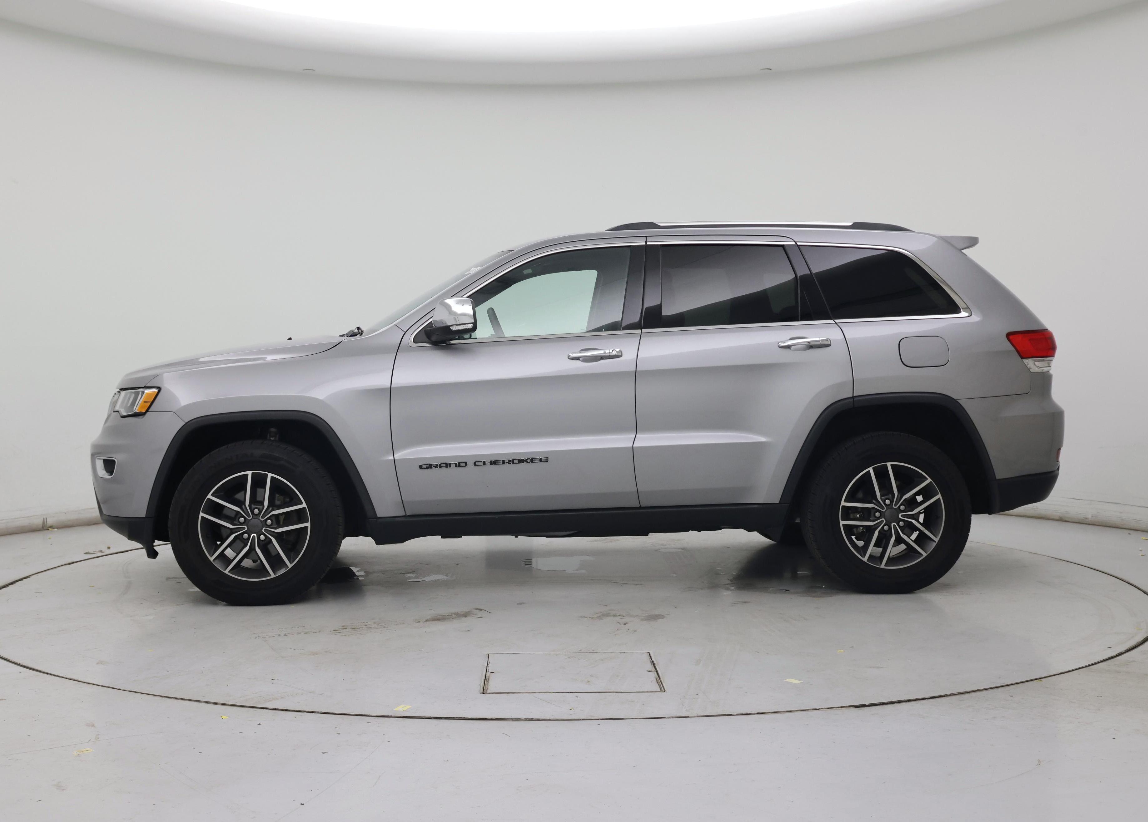 Thumbnail: 2019 Jeep Grand Cherokee - 3