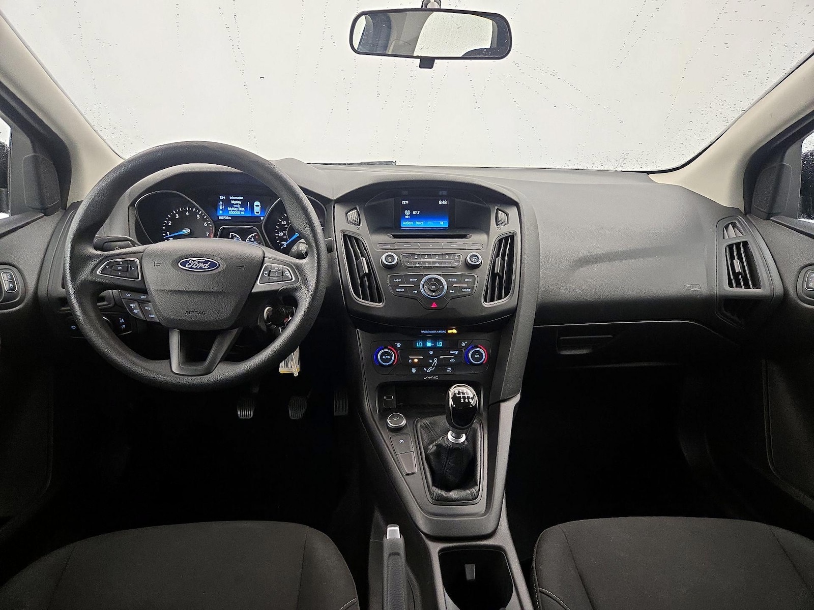 2017 Ford Focus SE - Photo 10