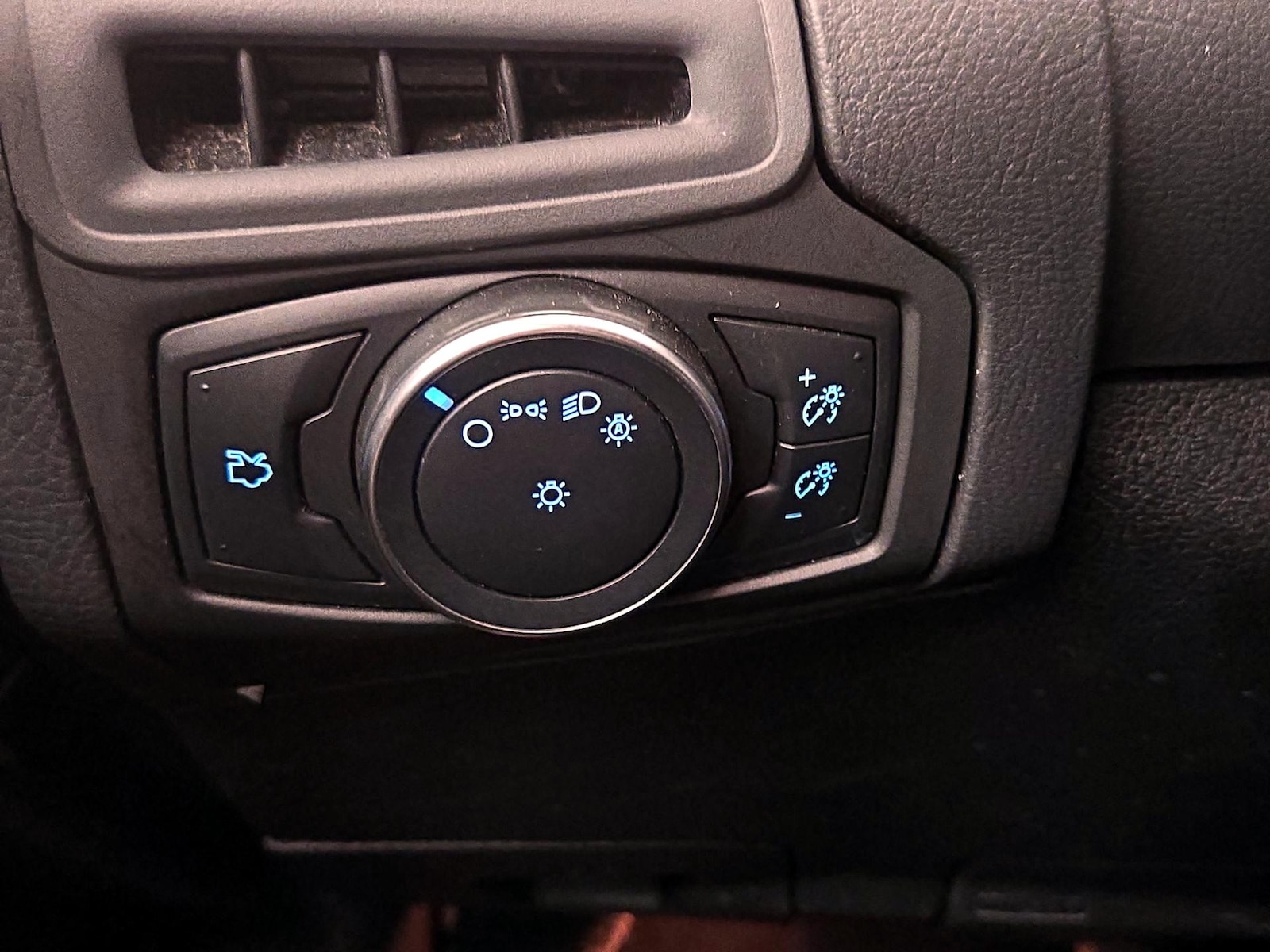 2017 Ford Focus SE - Photo 14