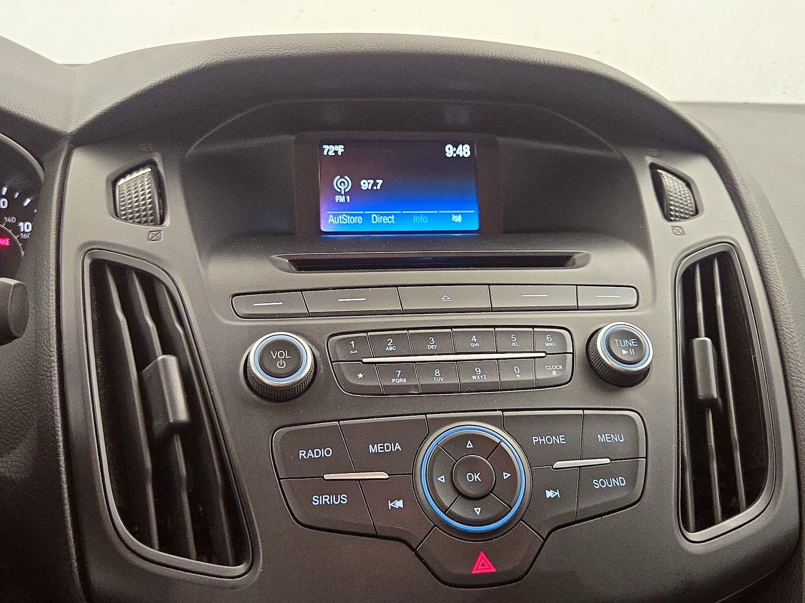 2017 Ford Focus SE - Photo 15