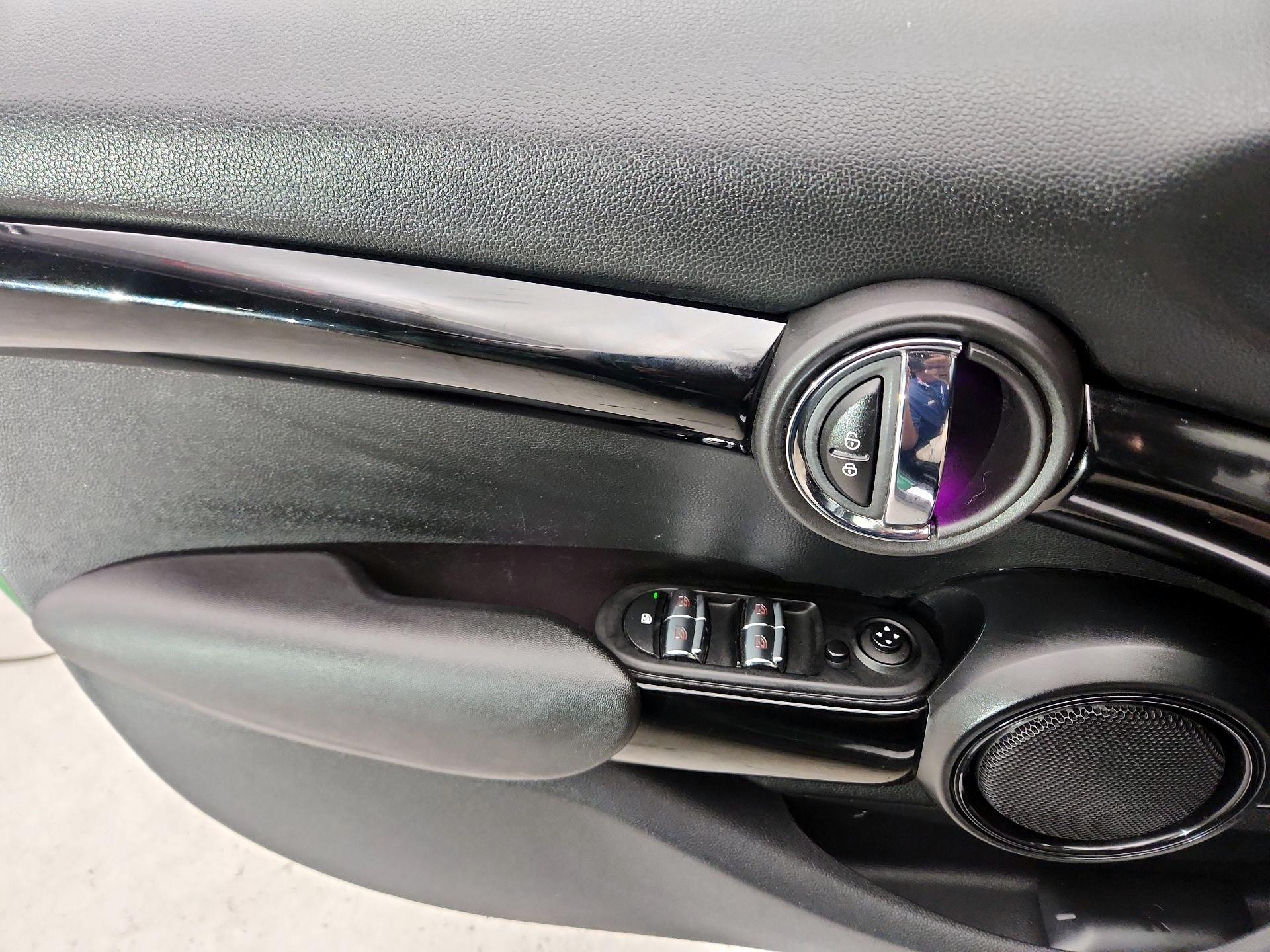 Thumbnail: 2021 MINI Cooper Hardtop - 12