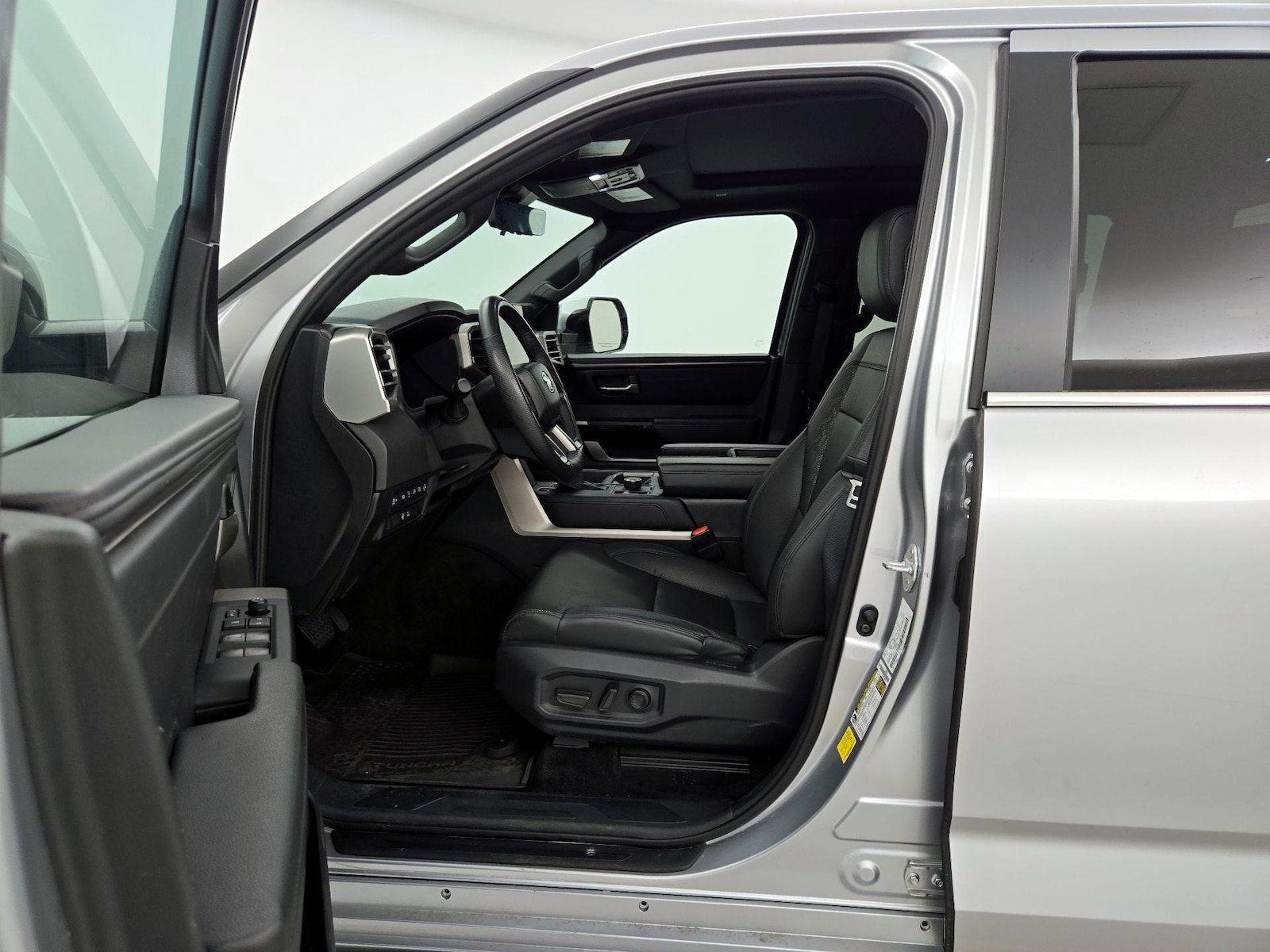 2025 Toyota Tundra Limited - Photo 12