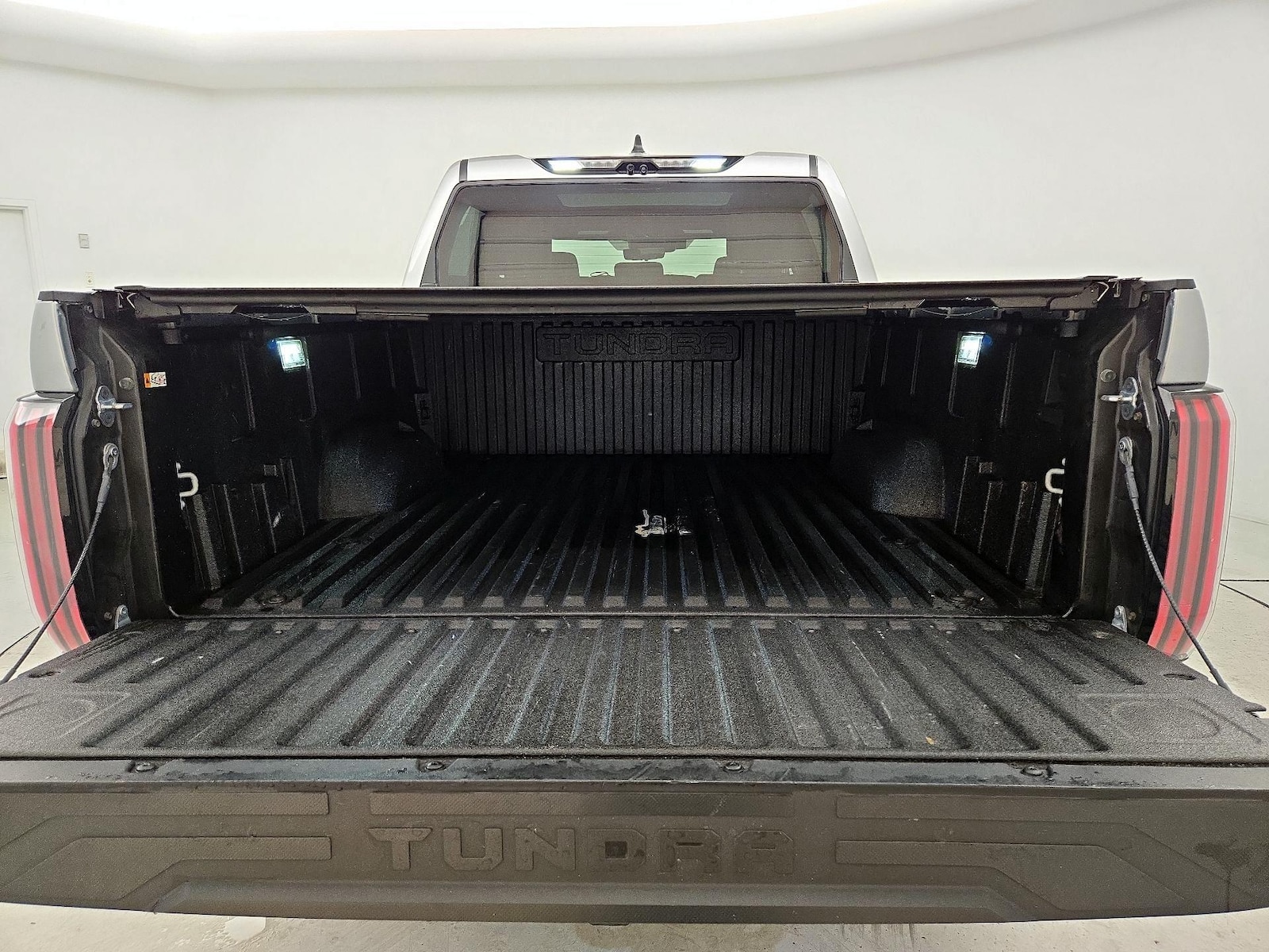 2025 Toyota Tundra Limited - Photo 22