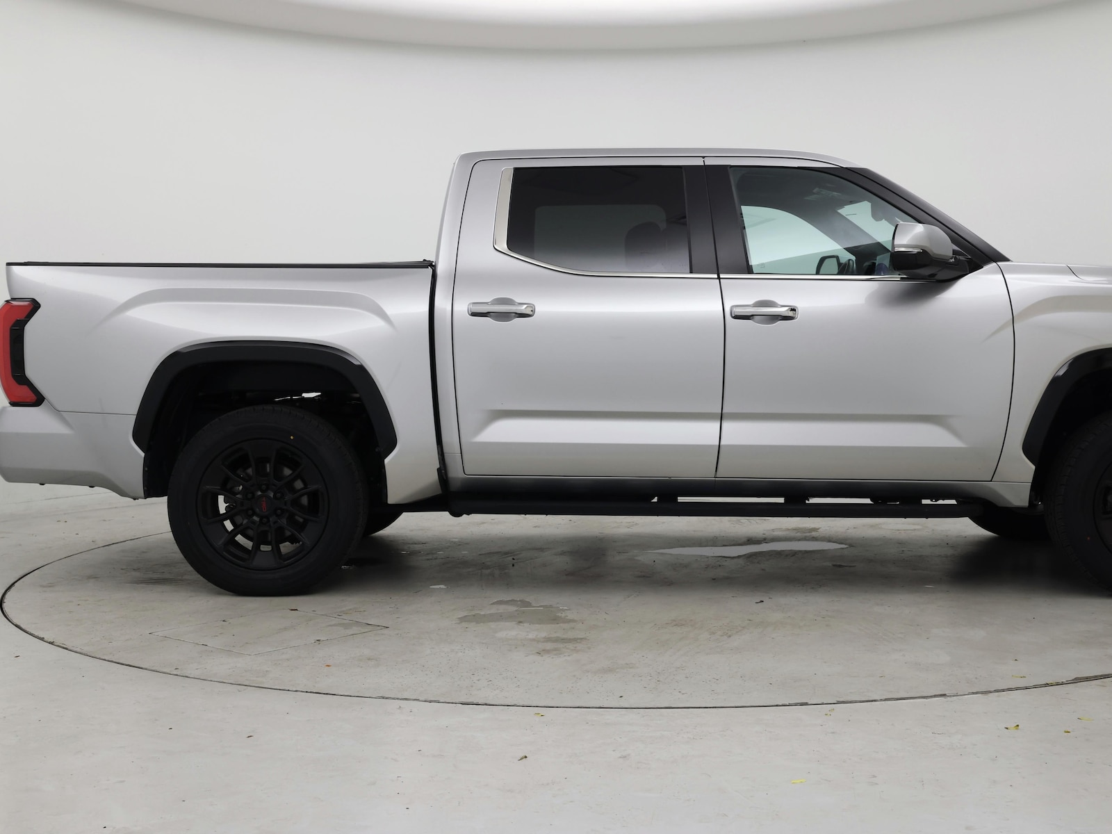 2025 Toyota Tundra Limited - Photo 8