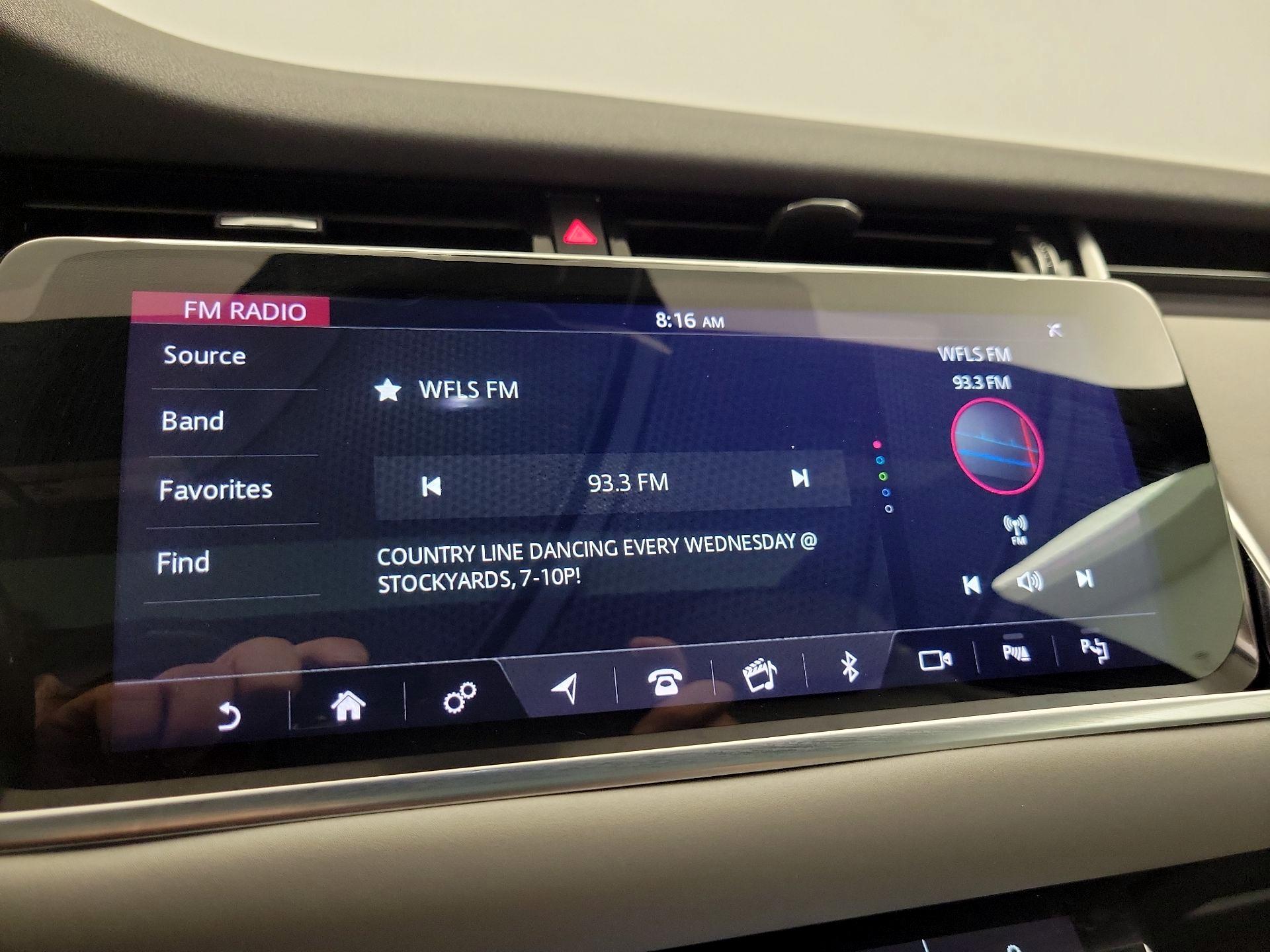 Thumbnail: 2020 Land Rover Range Rover Evoque - 16