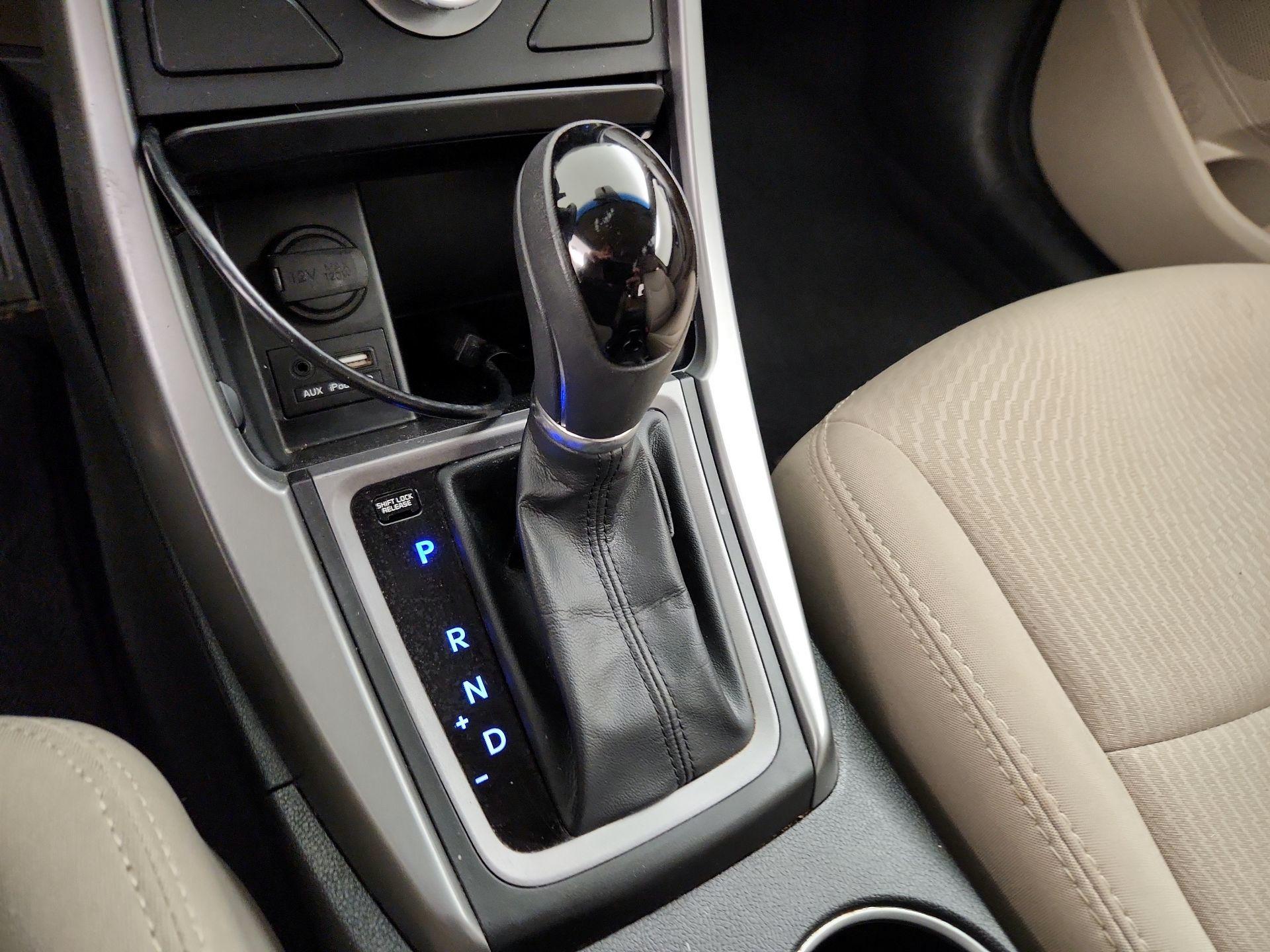 Thumbnail: 2016 Hyundai Elantra - 16