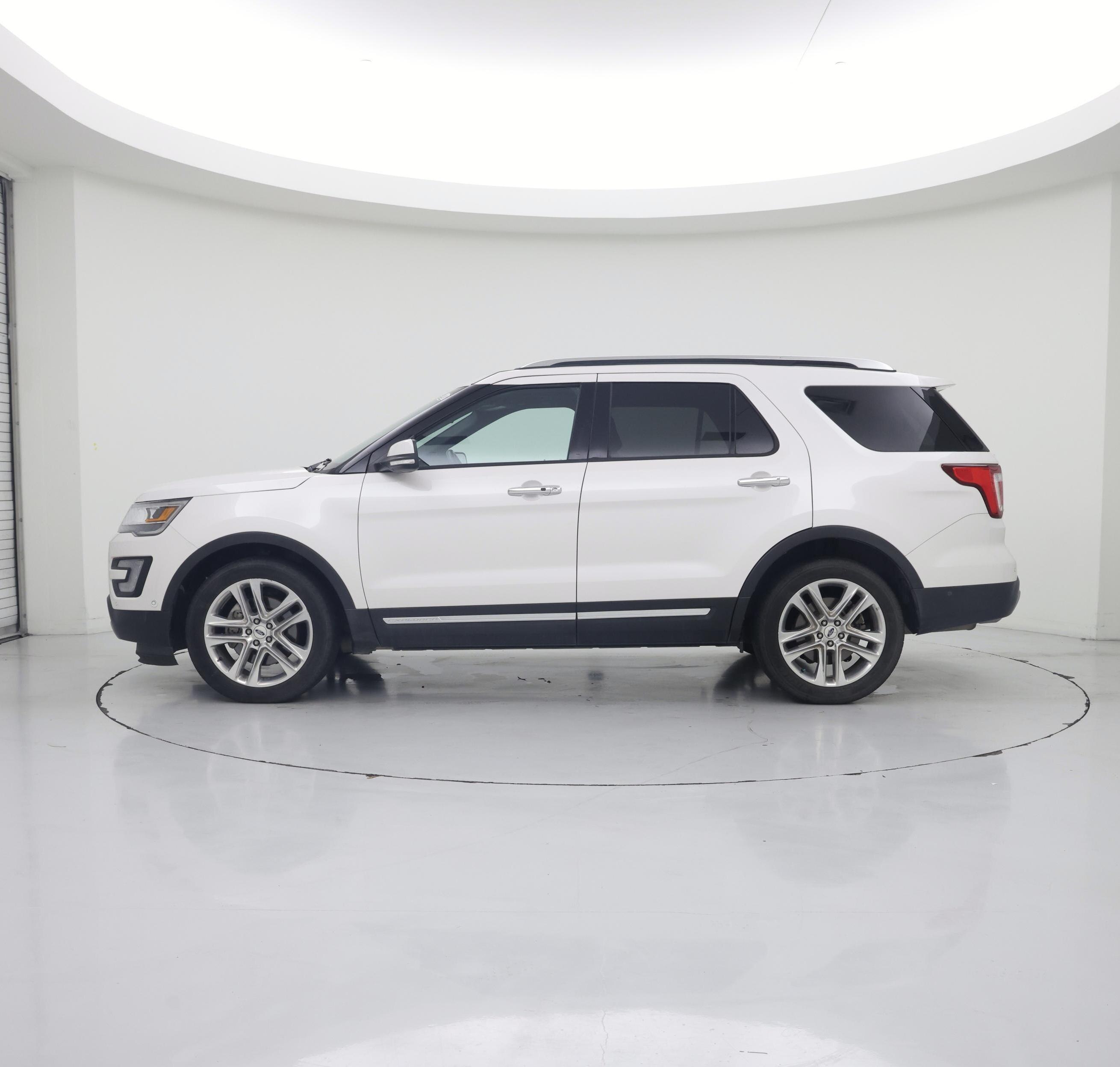 Thumbnail: 2017 Ford Explorer - 3