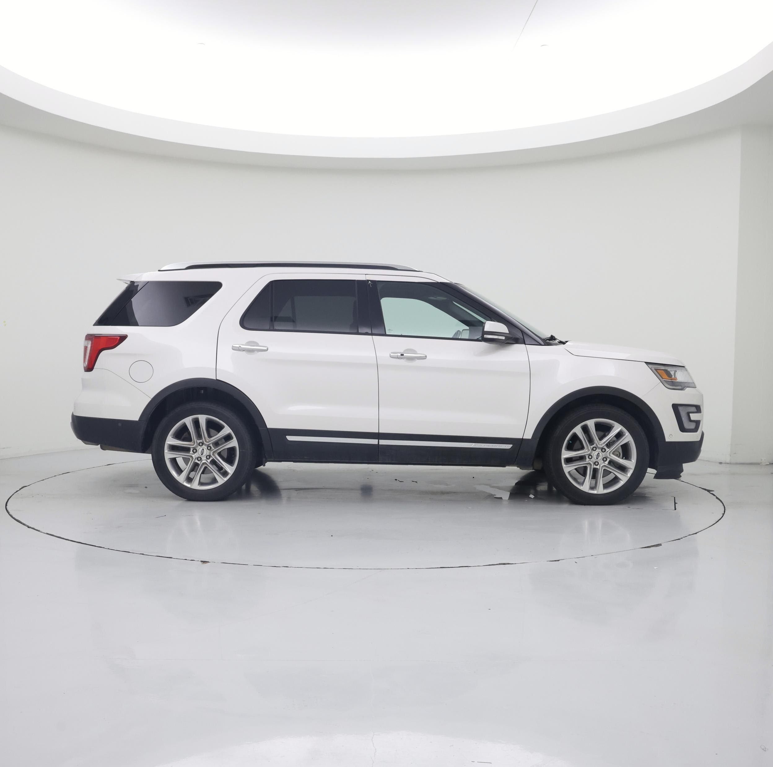 Thumbnail: 2017 Ford Explorer - 7