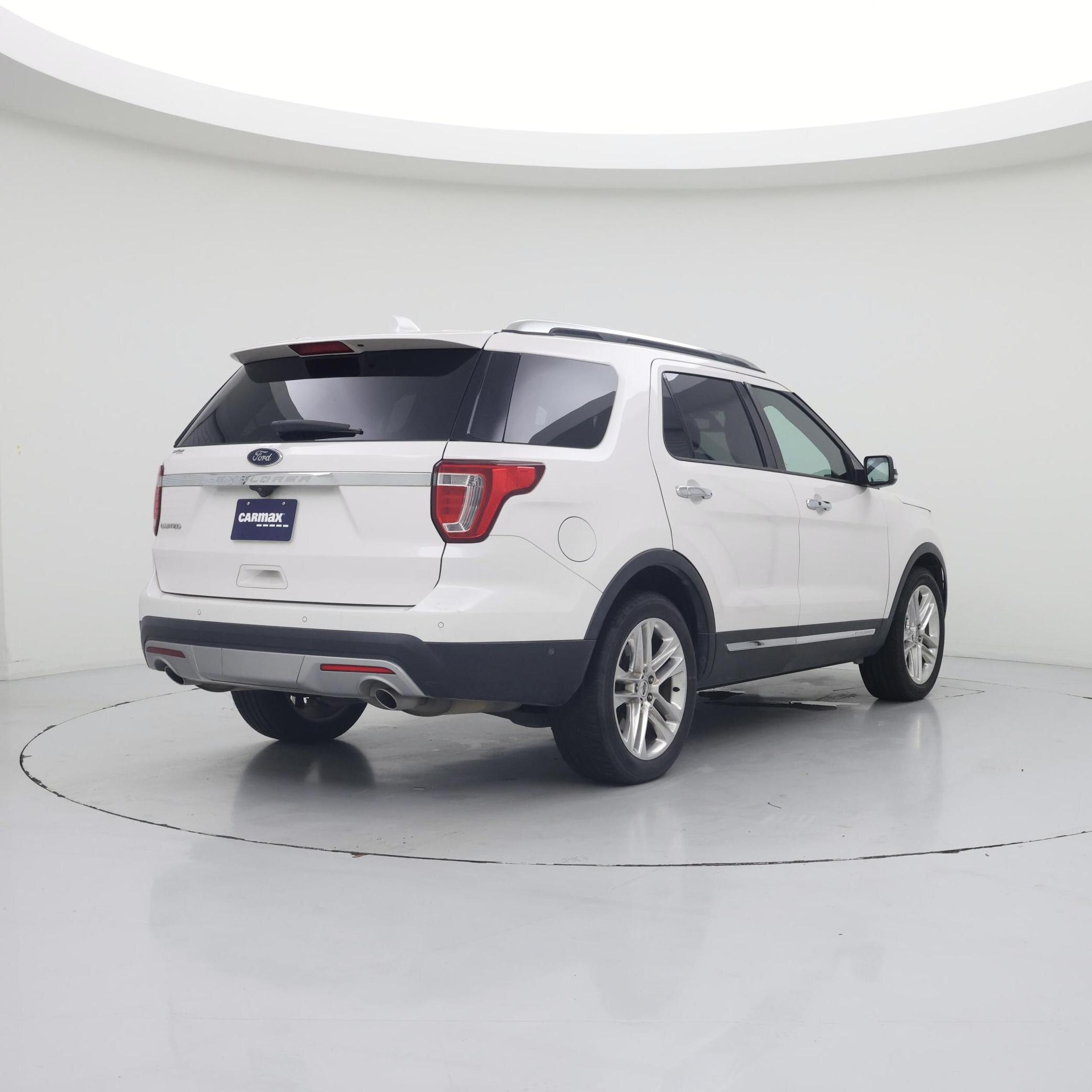 Thumbnail: 2017 Ford Explorer - 8