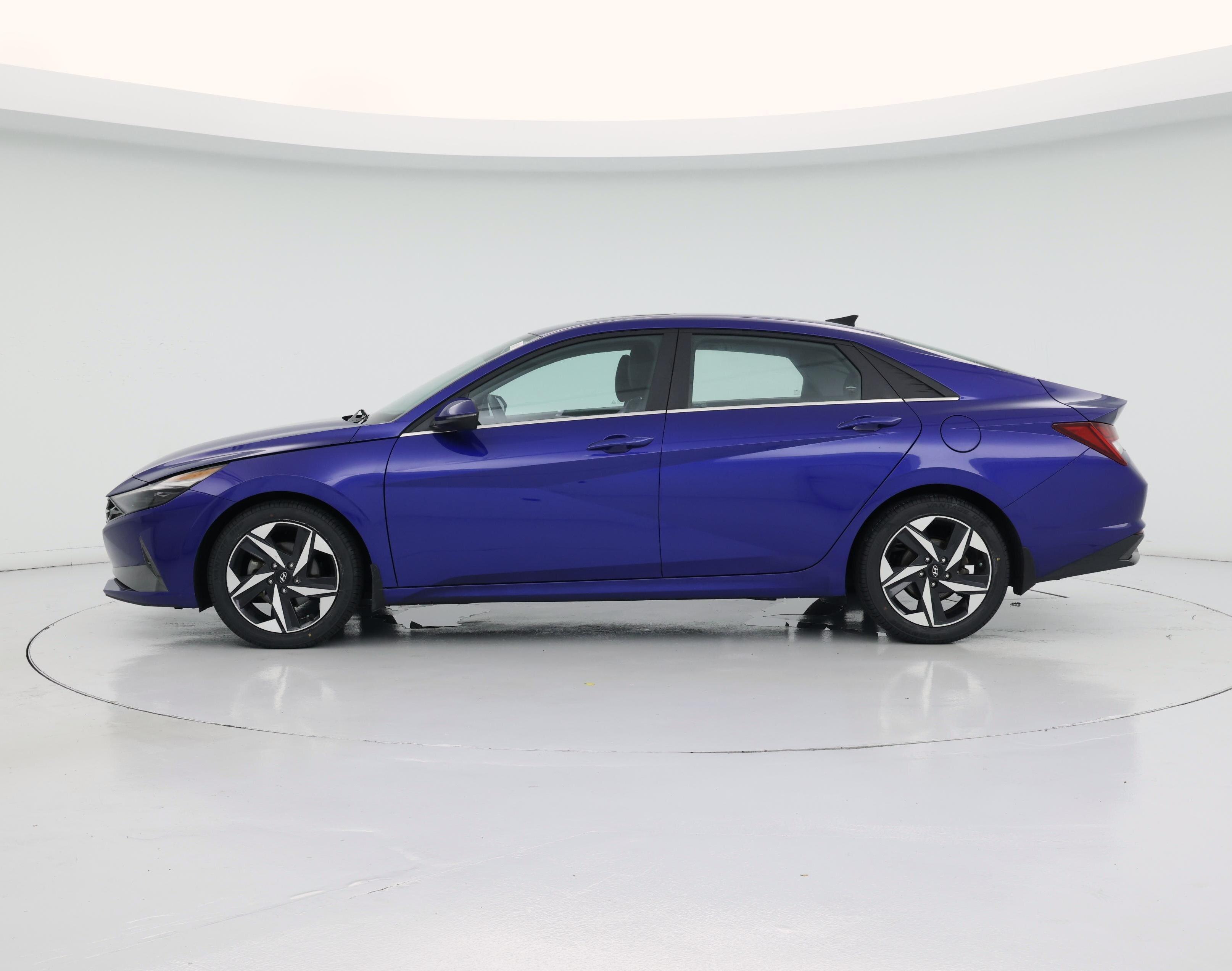 Thumbnail: 2023 Hyundai Elantra - 3