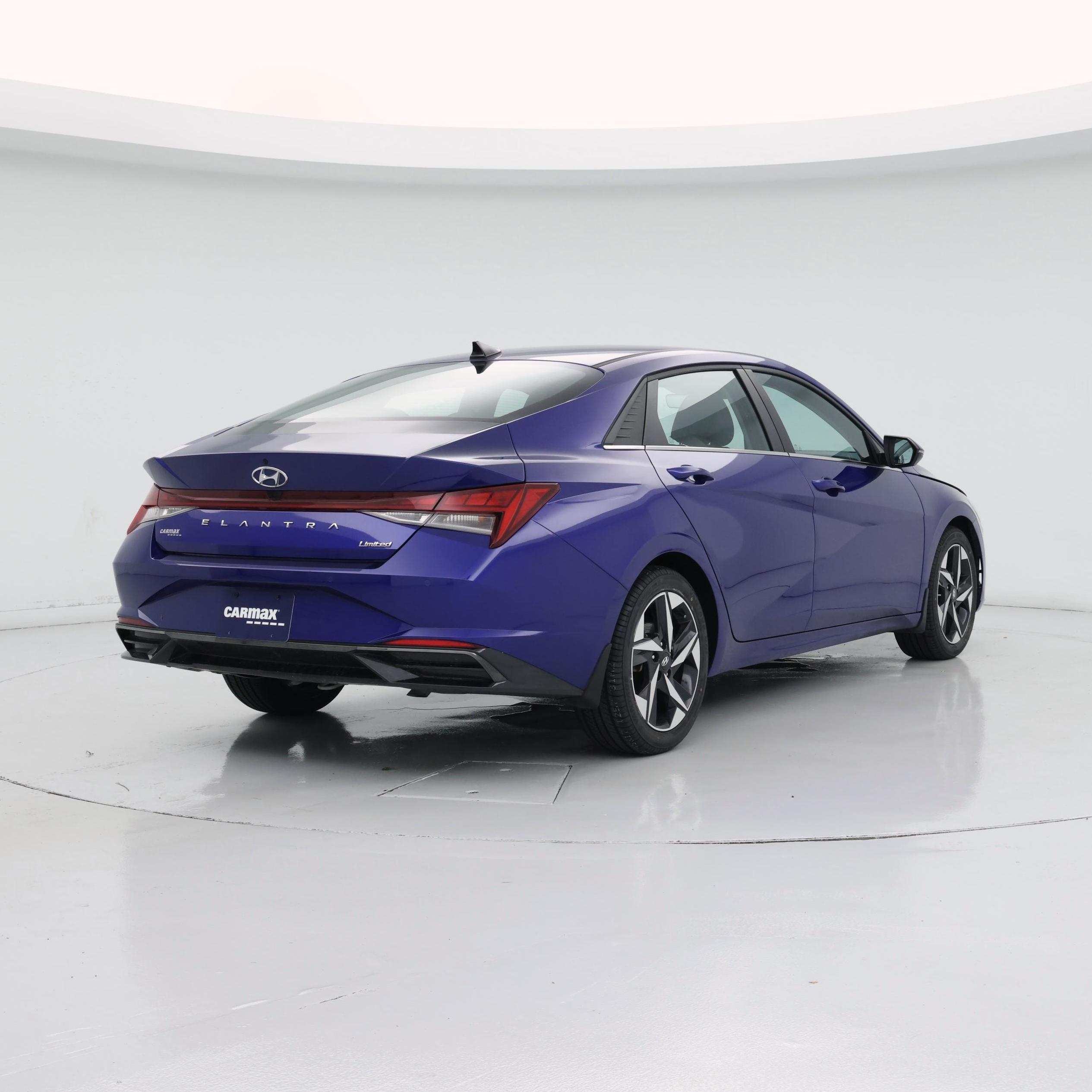 Thumbnail: 2023 Hyundai Elantra - 8