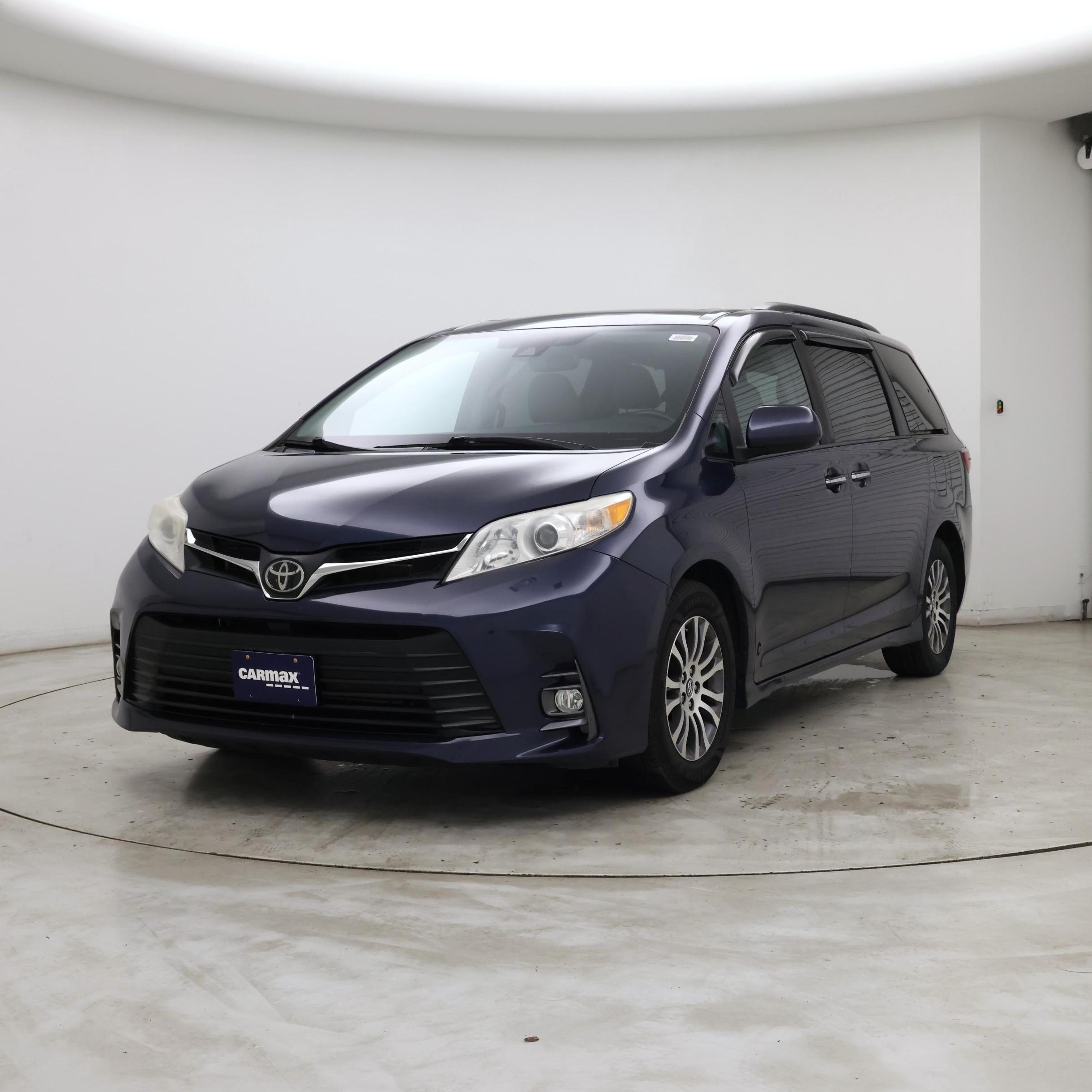 Thumbnail: 2019 Toyota Sienna - 4